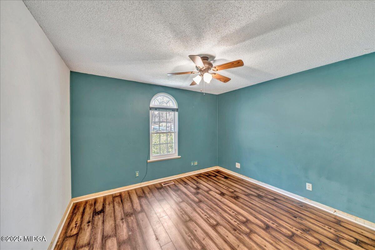 877 Will Scarlet Way