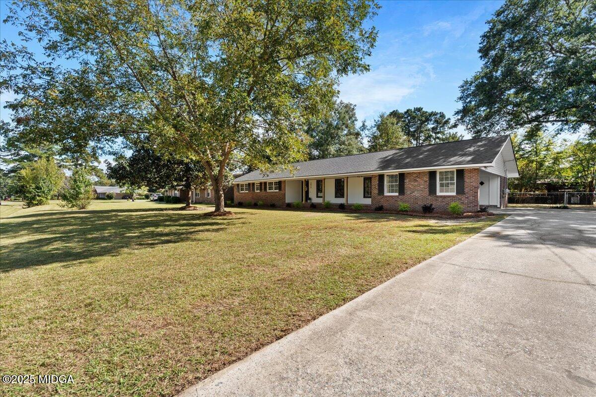 3824 Bobby Court
