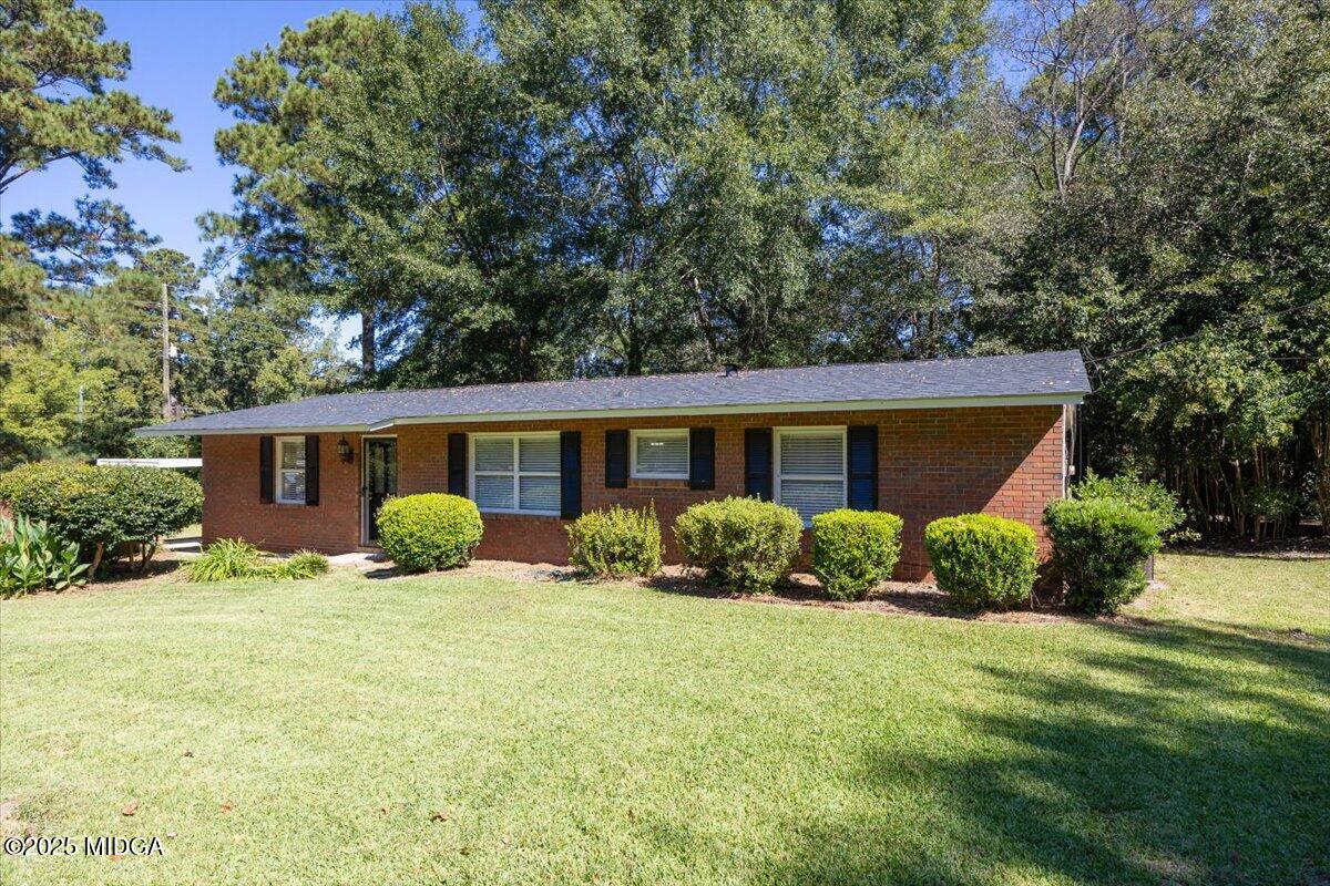 4693 Twin Oak Drive