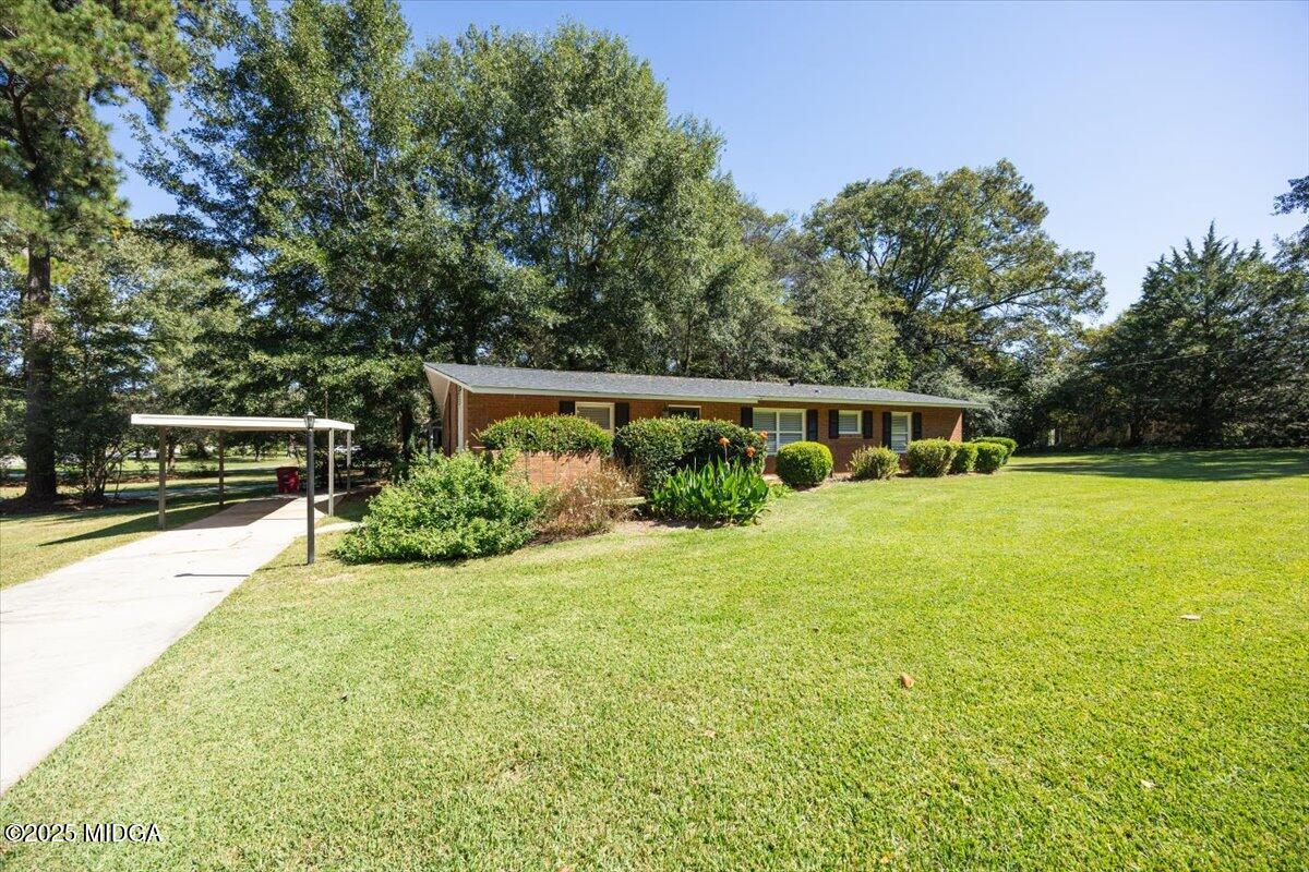 4693 Twin Oak Drive