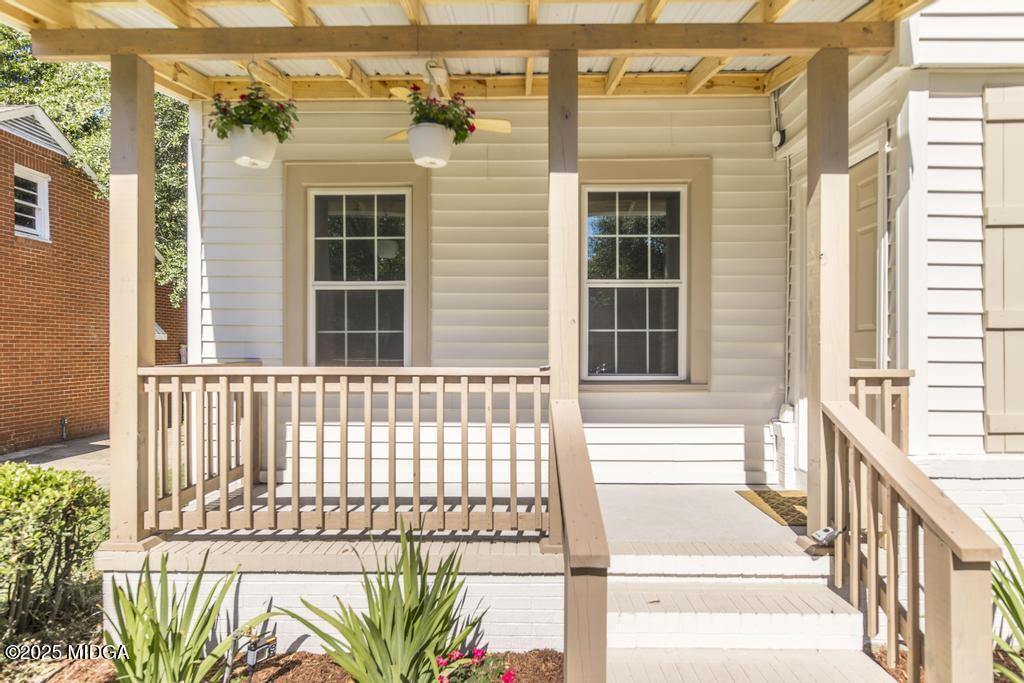 1045 Mimosa Drive