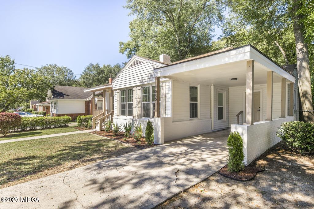 1045 Mimosa Drive