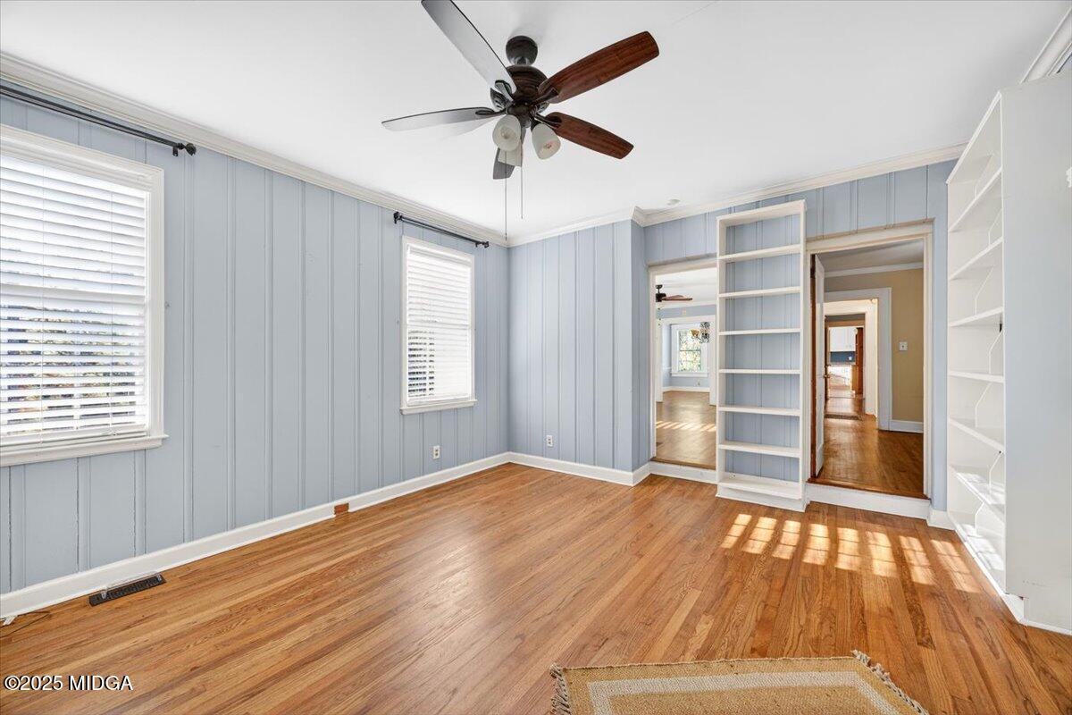 3325 Ingleside Avenue