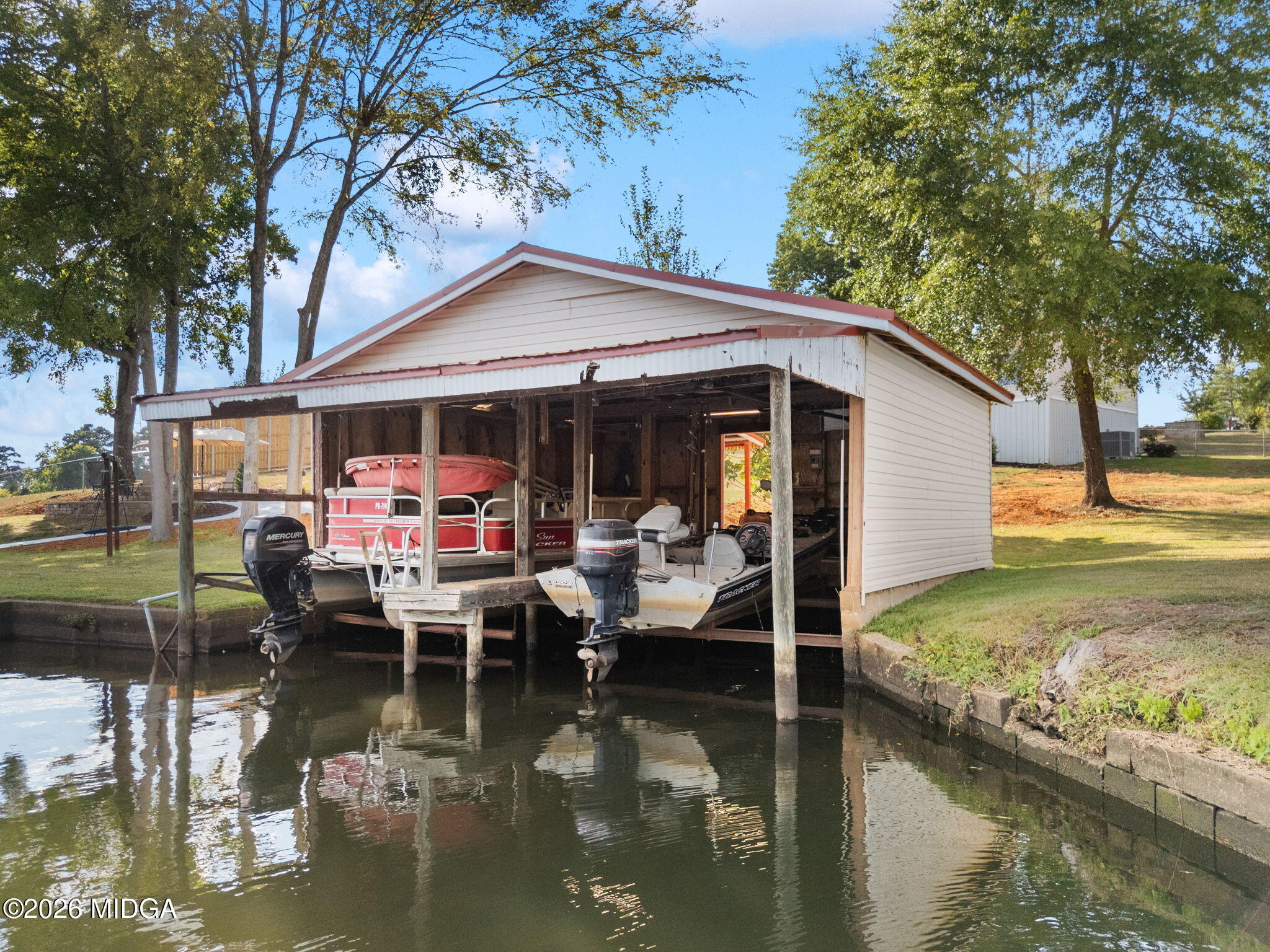124 River North Road SE