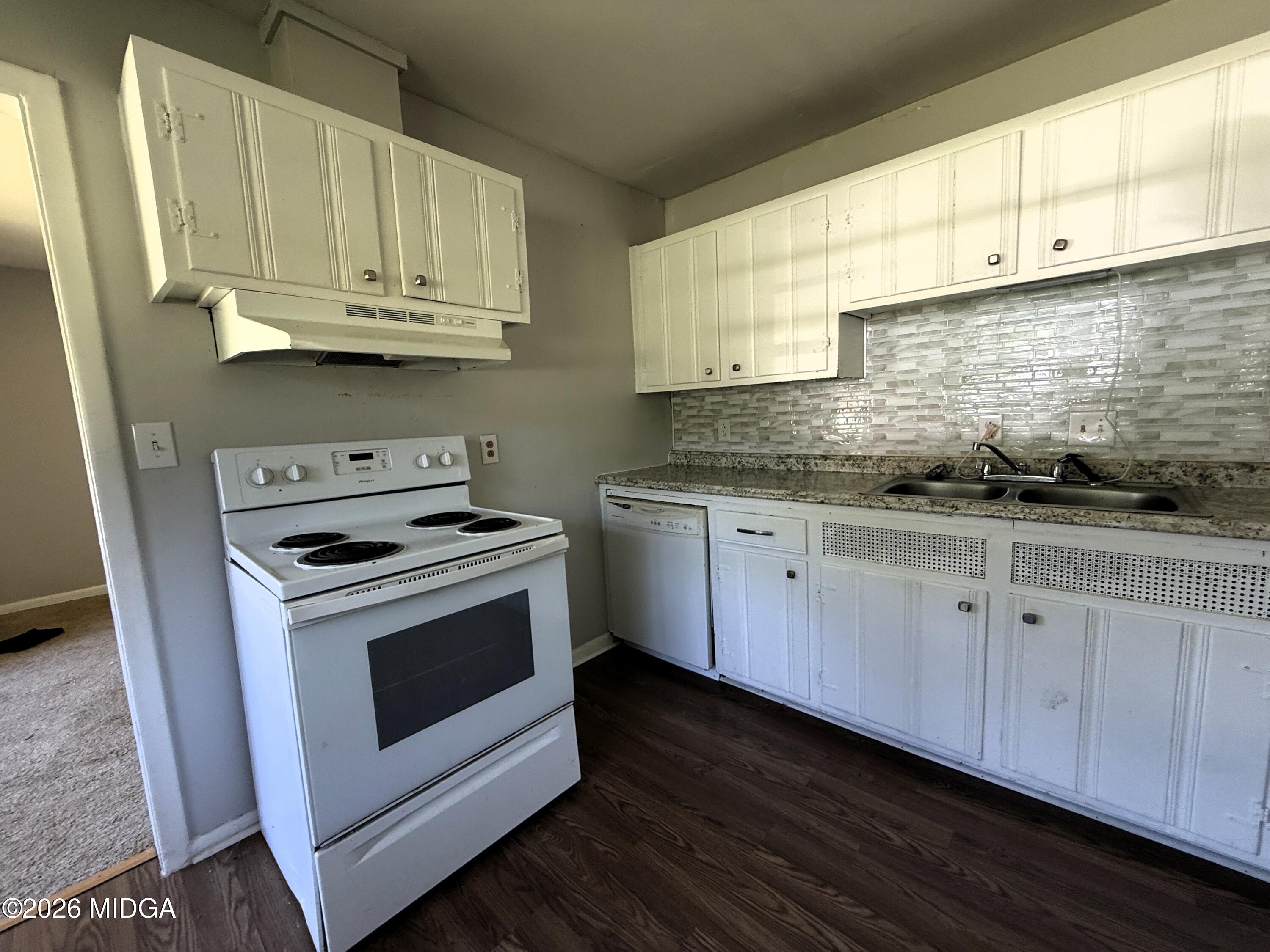 4382 Summerhill Drive