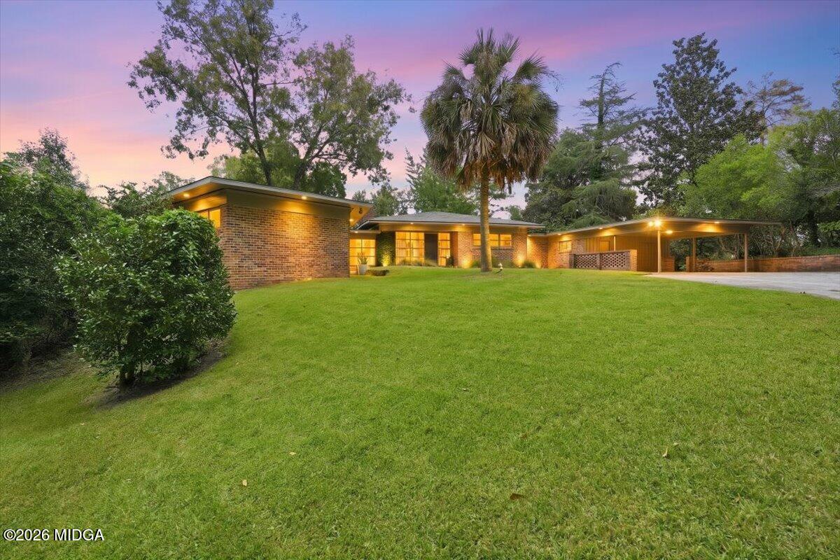 595 Pinecrest Road
