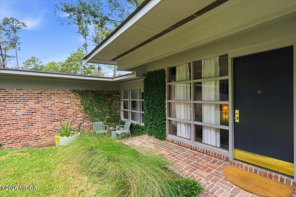 595 Pinecrest Road
