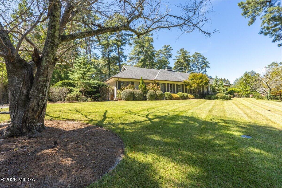 377 Old Club Road S