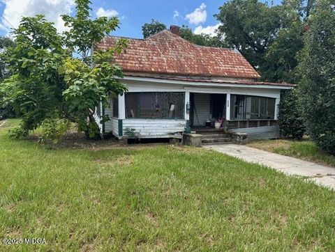 505 Strickland Avenue Blackshear GA 31516