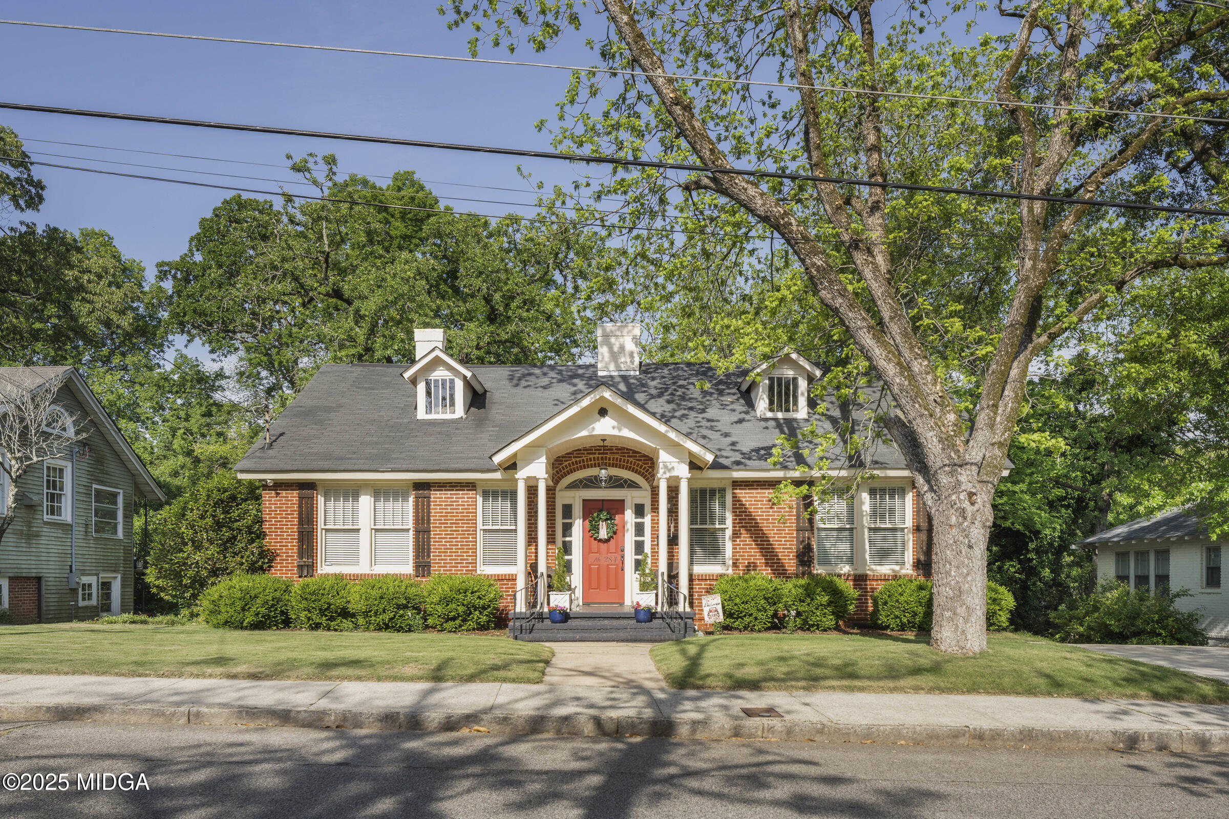 284 Corbin Avenue