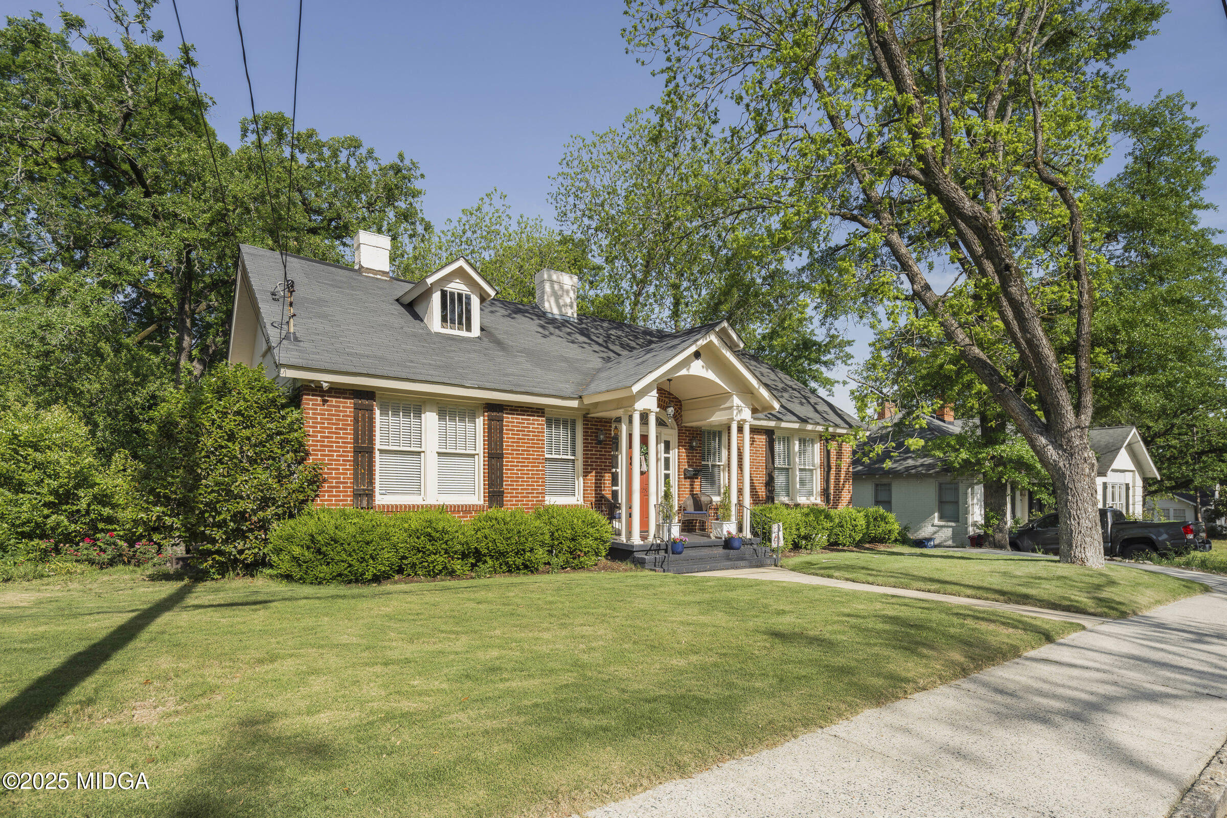 284 Corbin Avenue