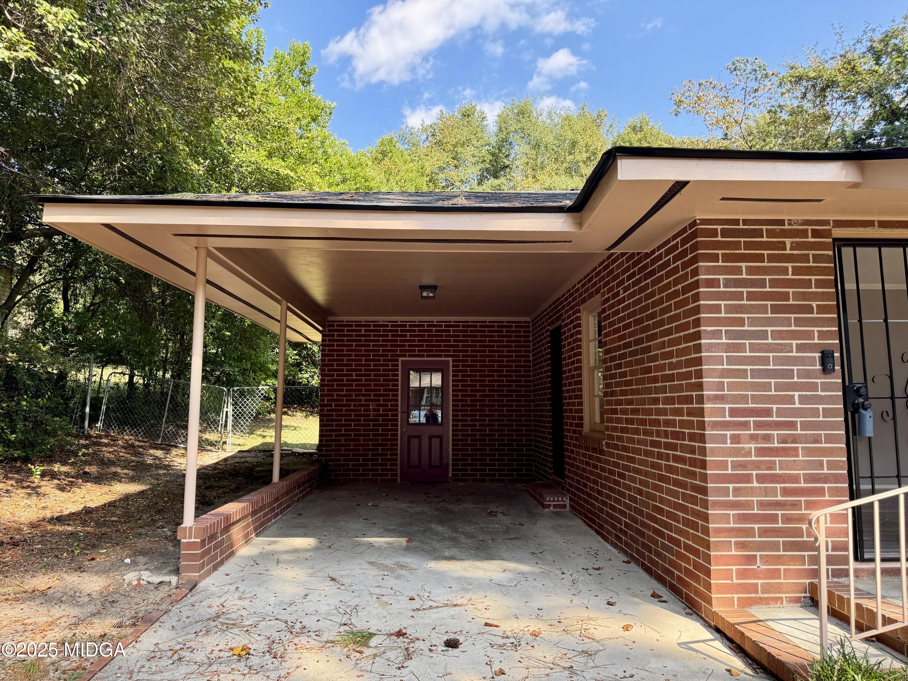 3339 Club Drive