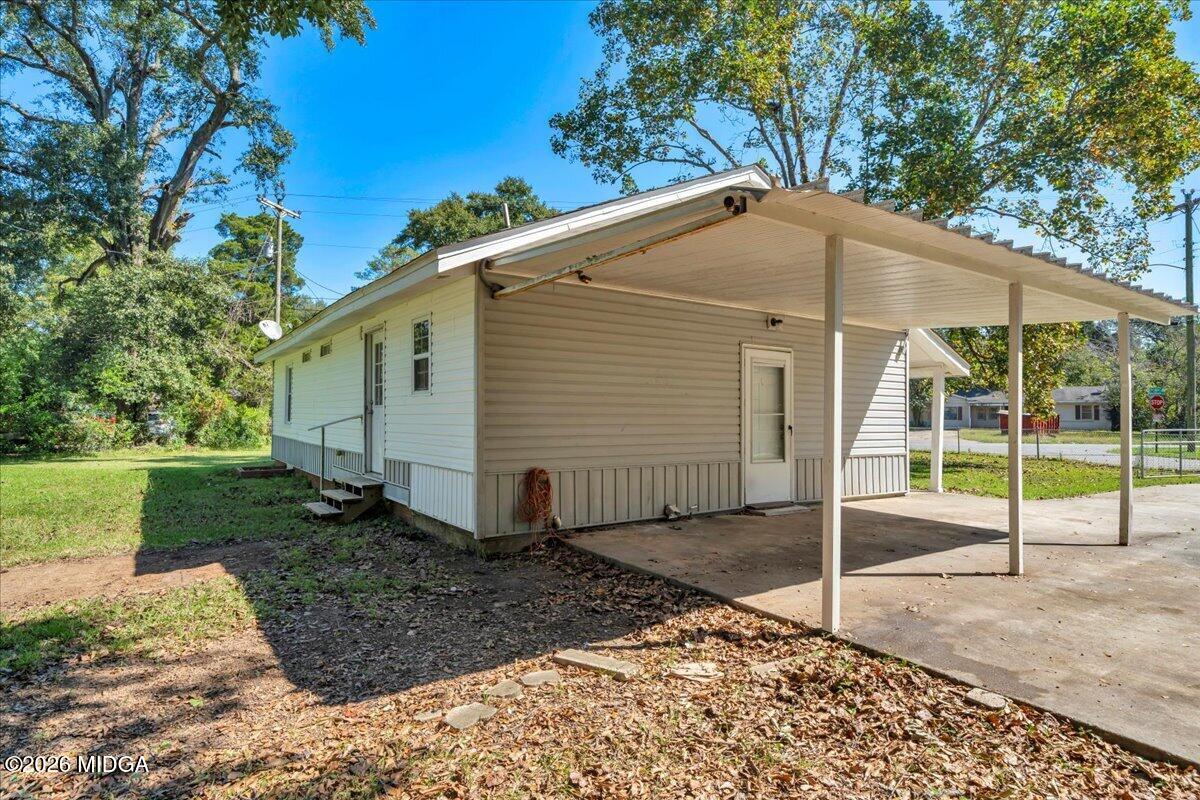 100 Ravenwood Way