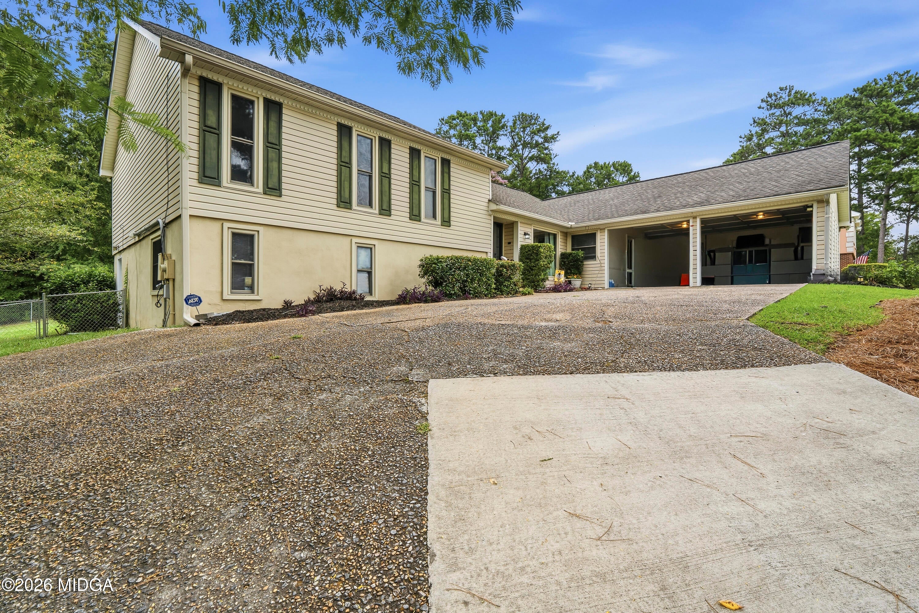 6831 Leslie Lane