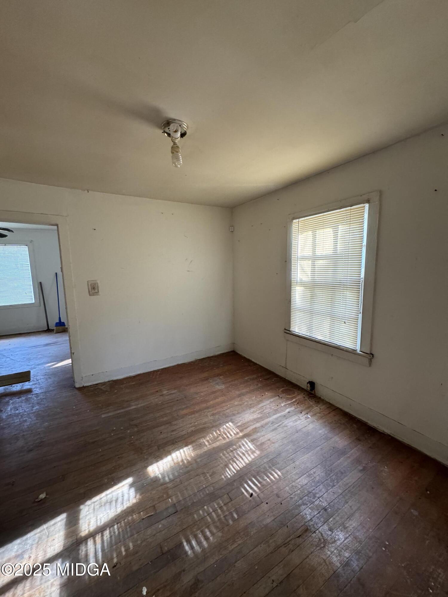 4133 Buena Vista Avenue