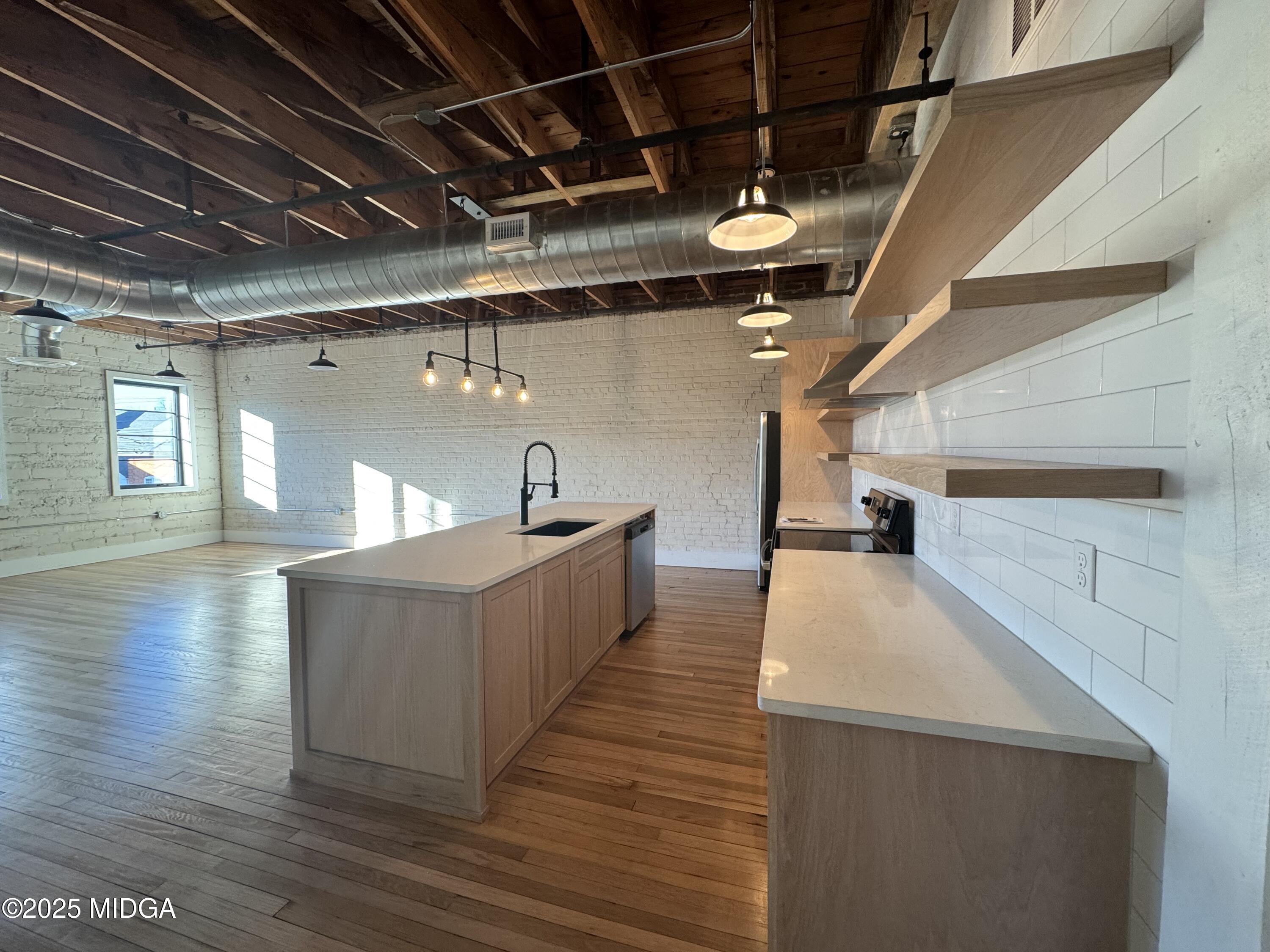 53 N Lee Street