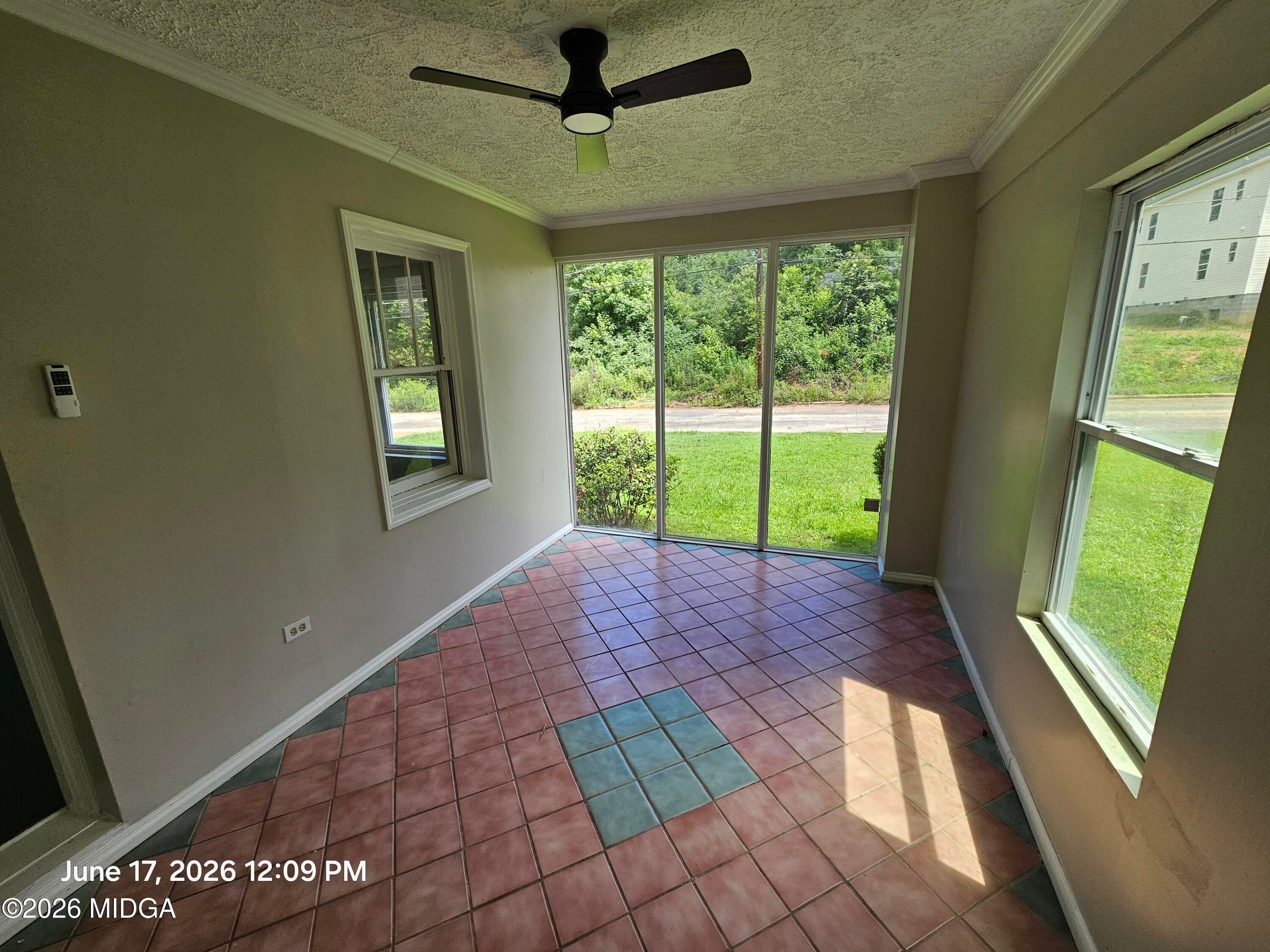 989 Curry Place