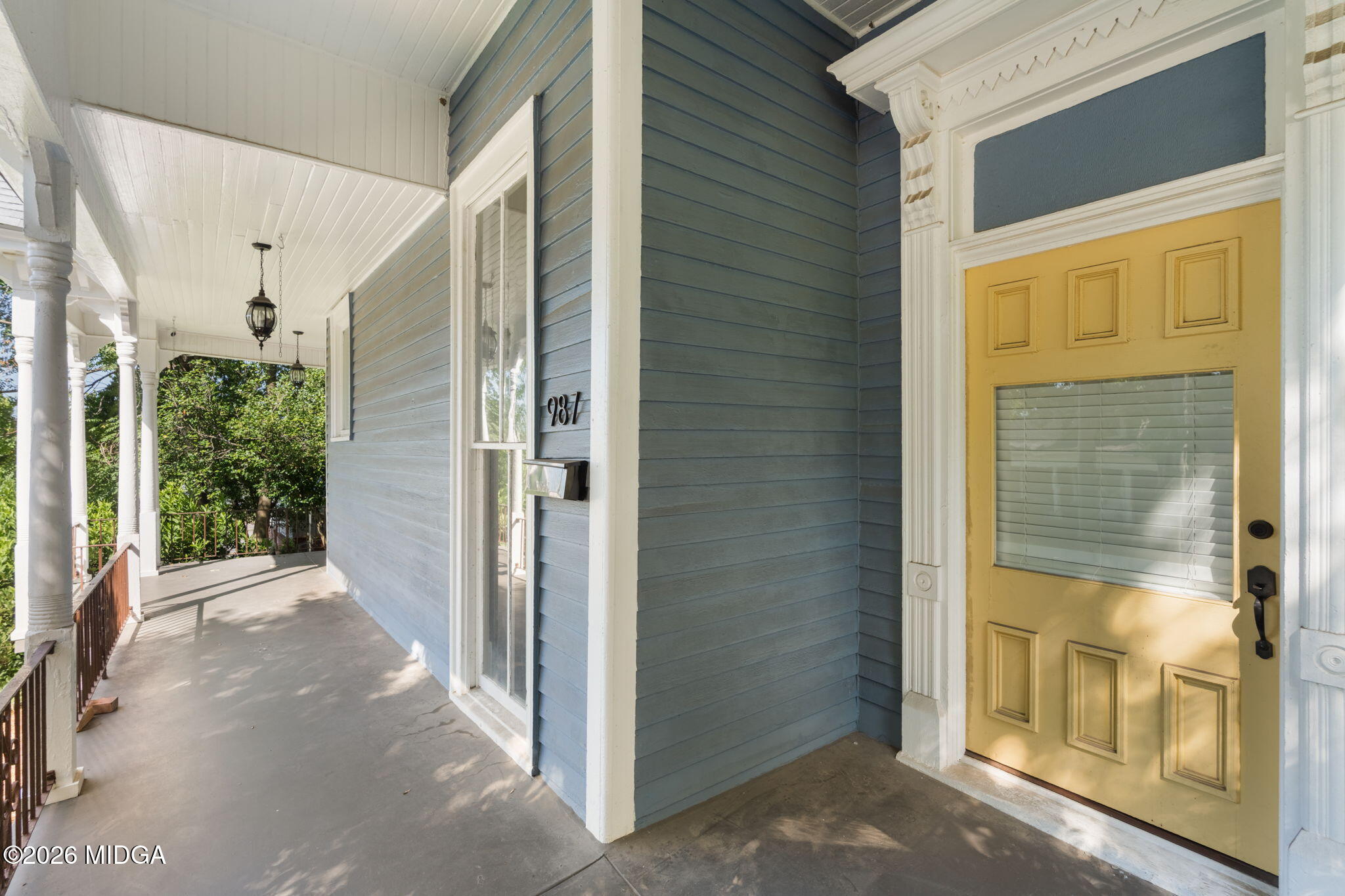 987 Highland Terrace