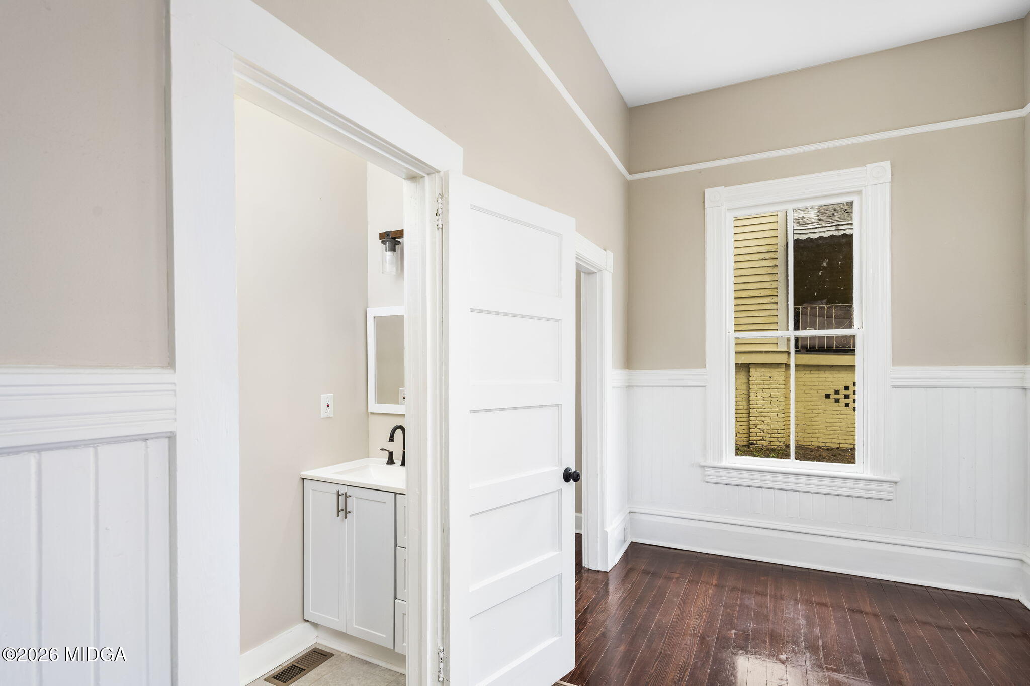 987 Highland Terrace