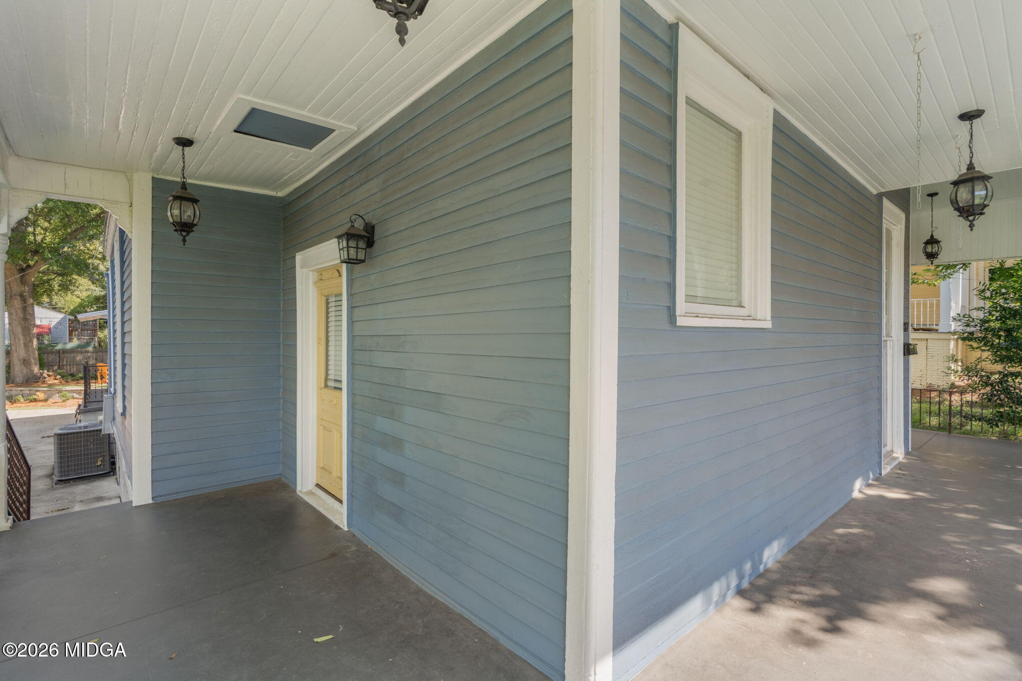 987 Highland Terrace