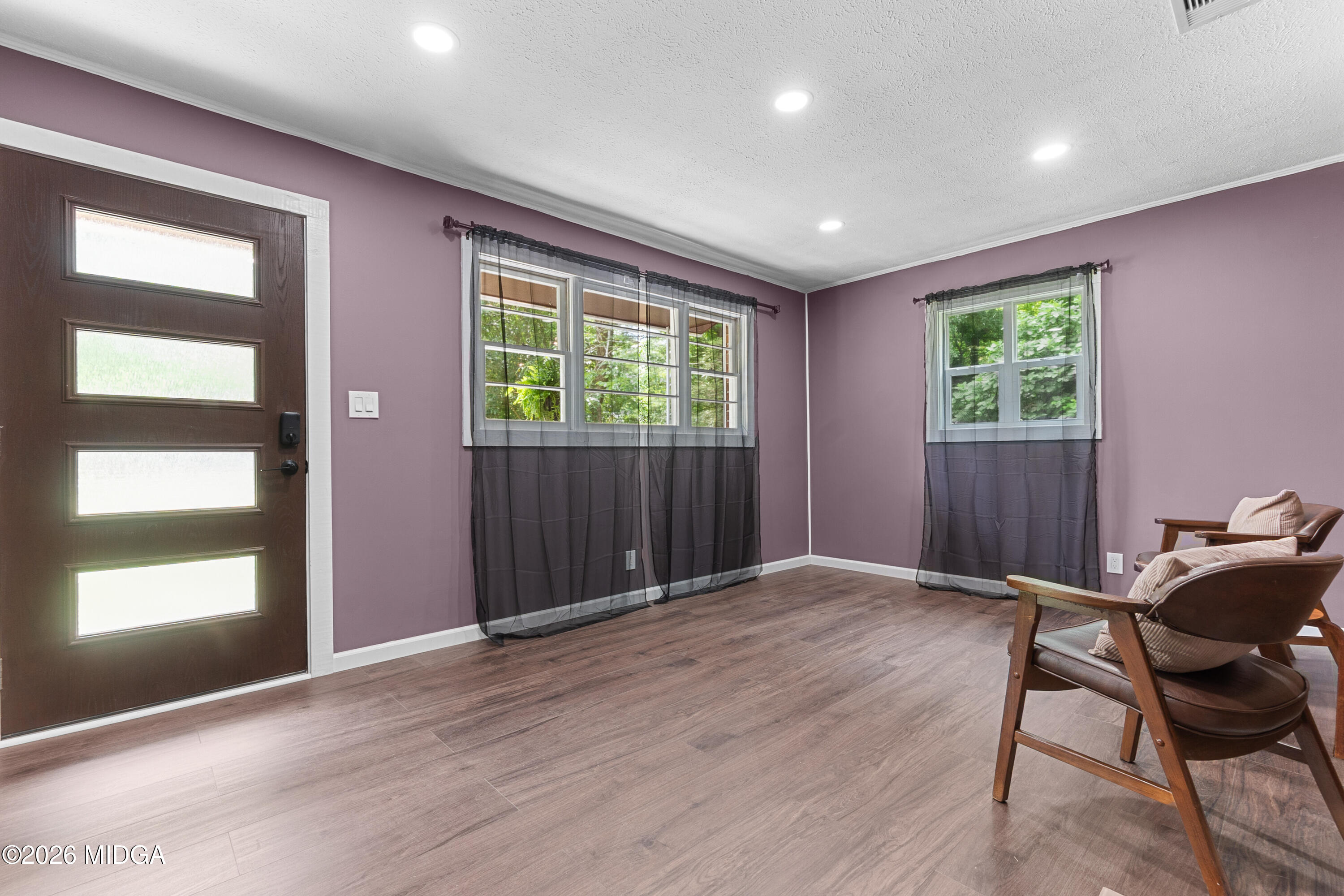 910 Perry Drive