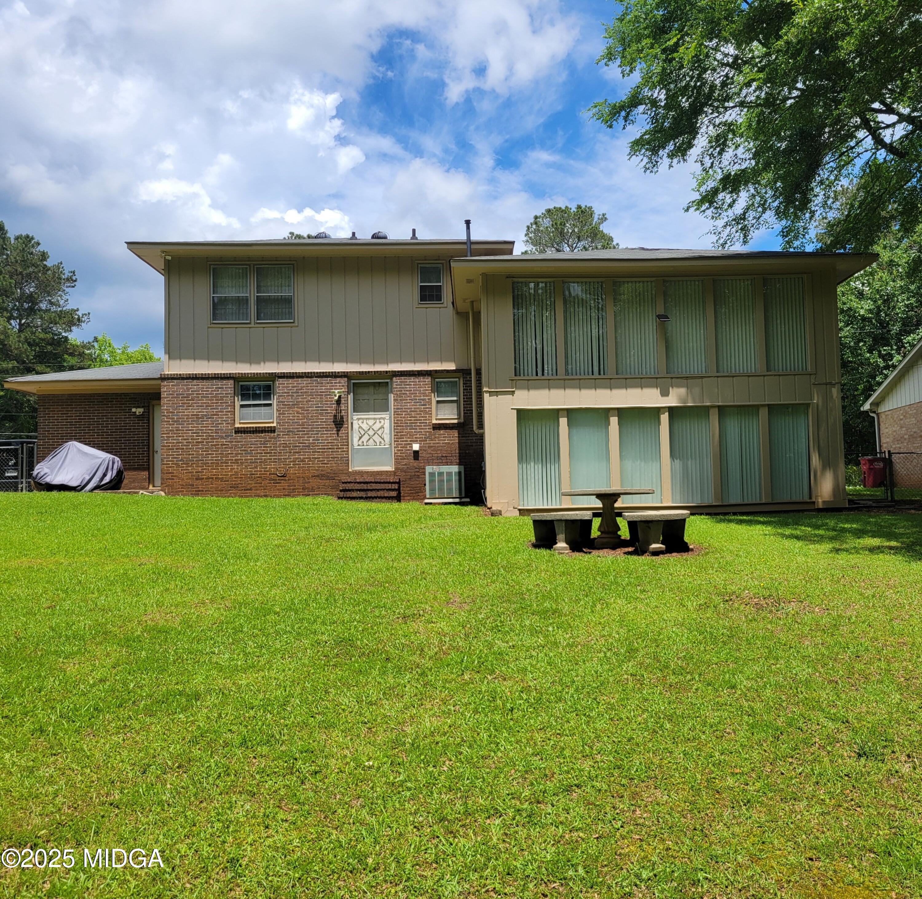 2037 Greentree Parkway