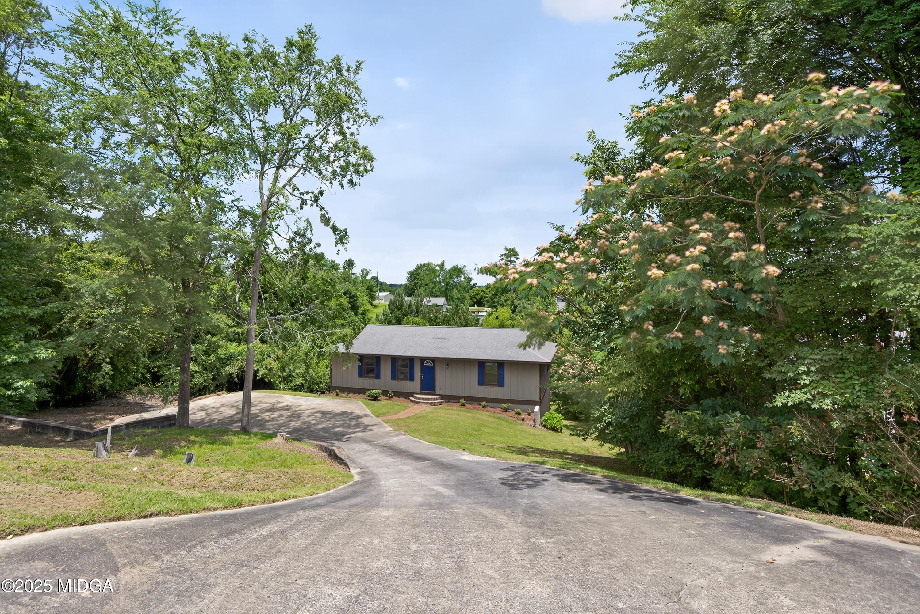 2318 Gwendale Drive E