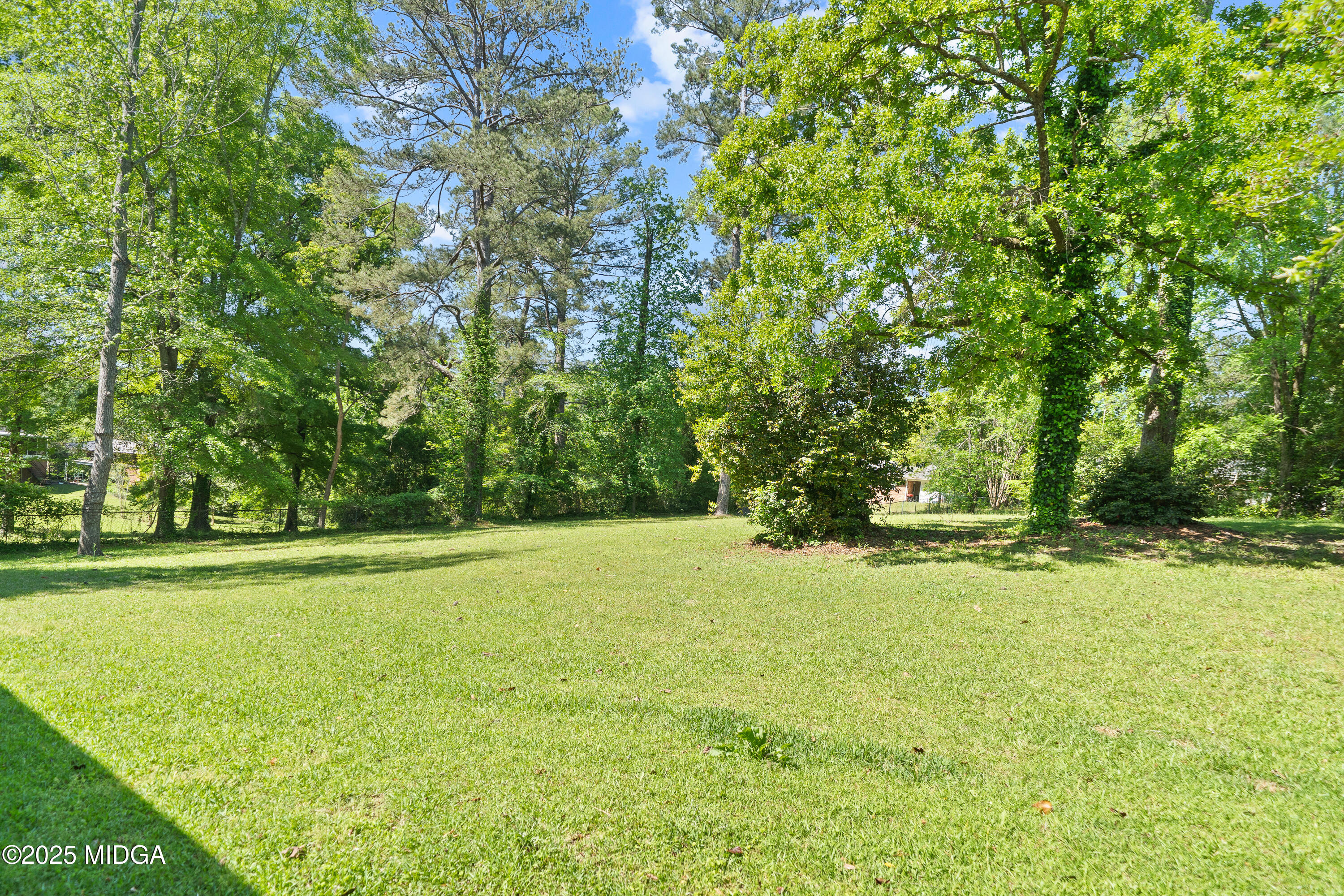 718 Dogwood Circle
