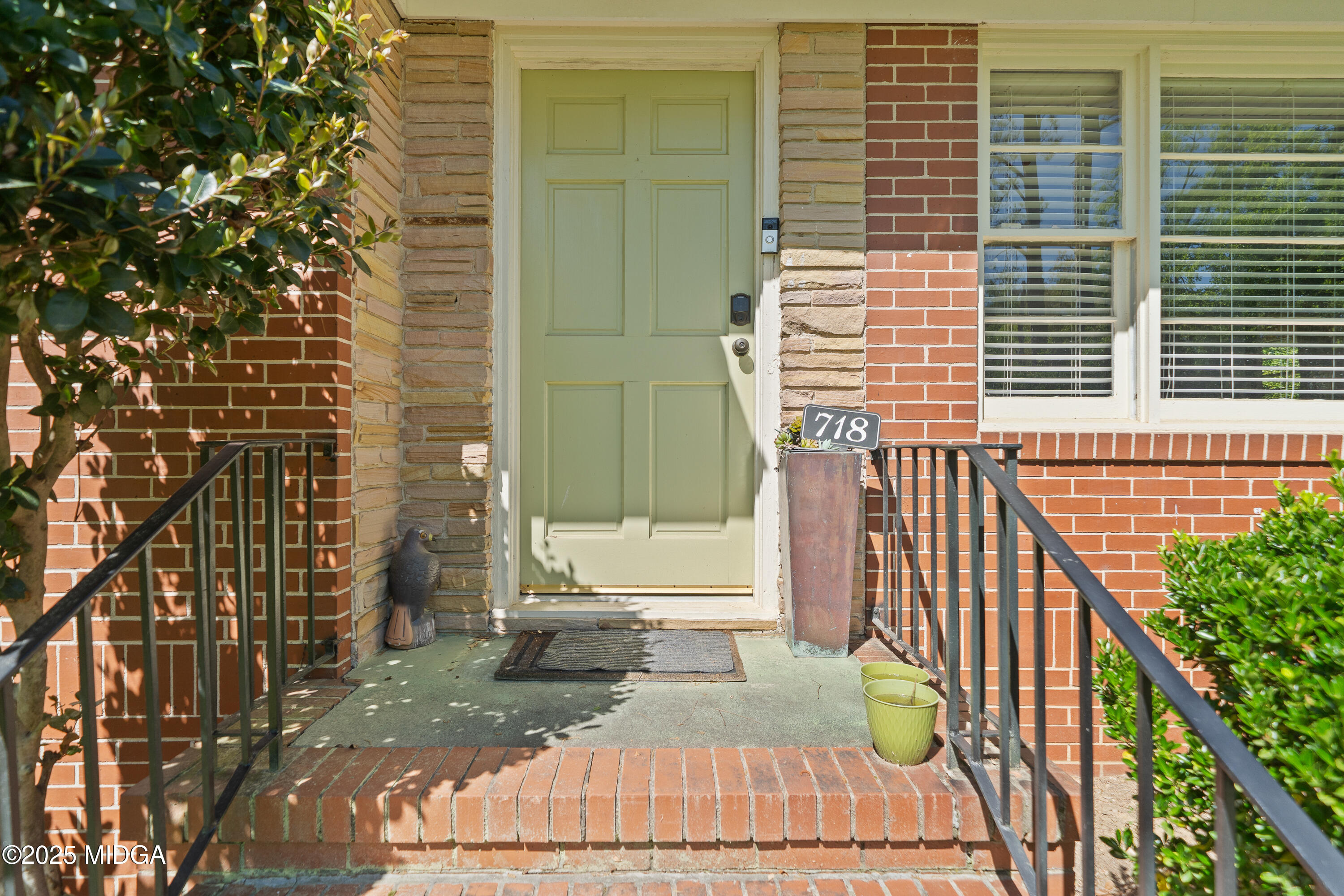 718 Dogwood Circle