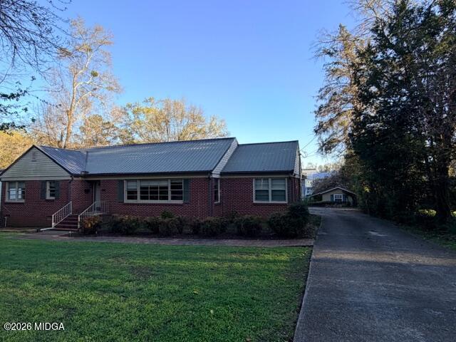 610 W Charlton Street