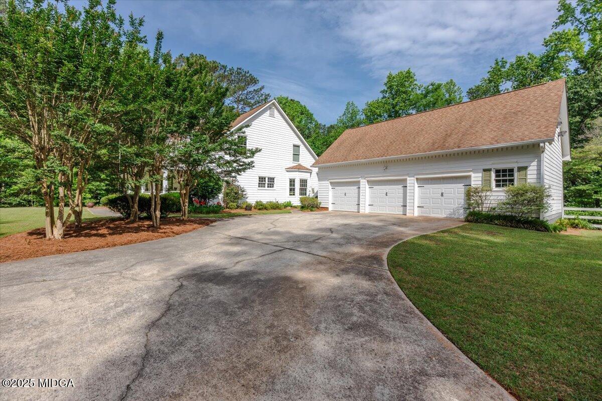 670 Middlesex Dr Drive