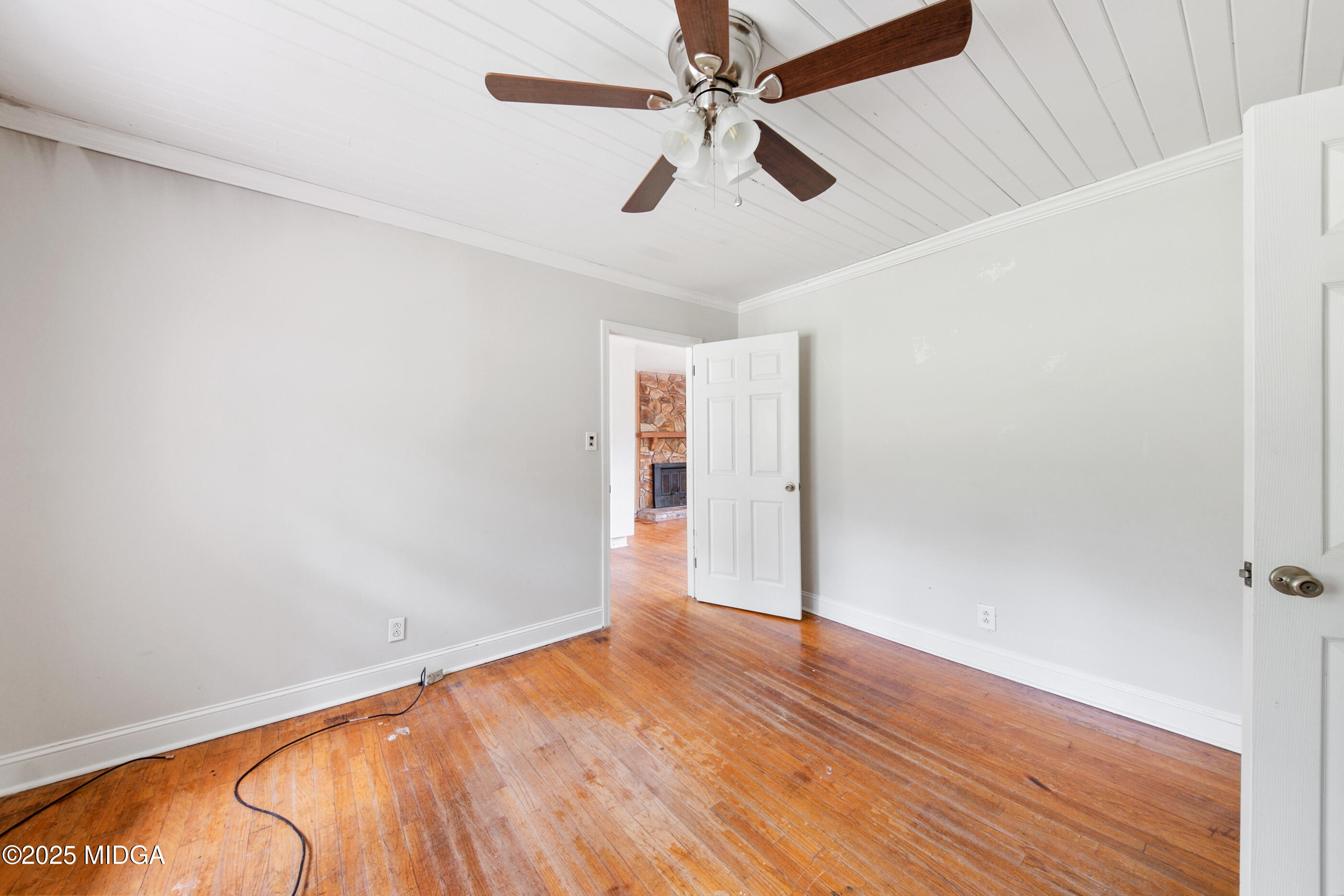 596 Inglewood Place