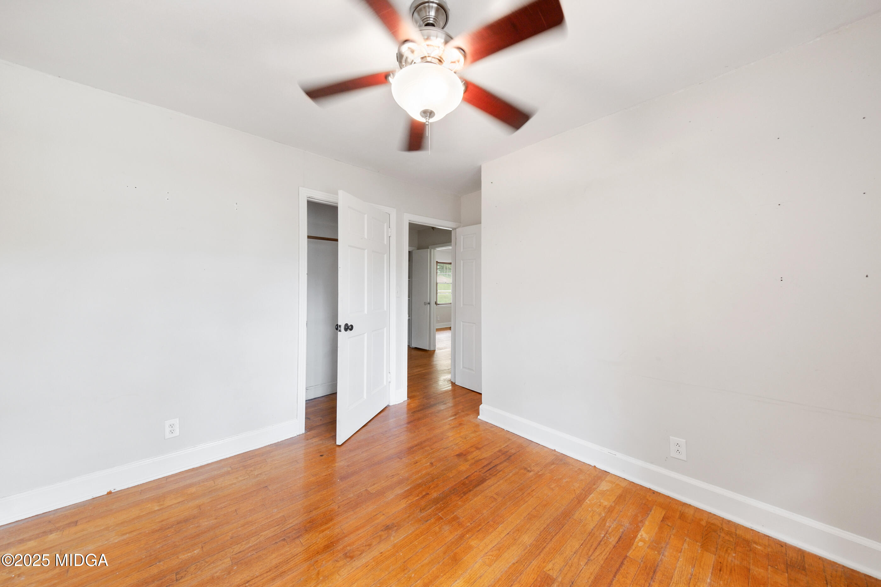 596 Inglewood Place
