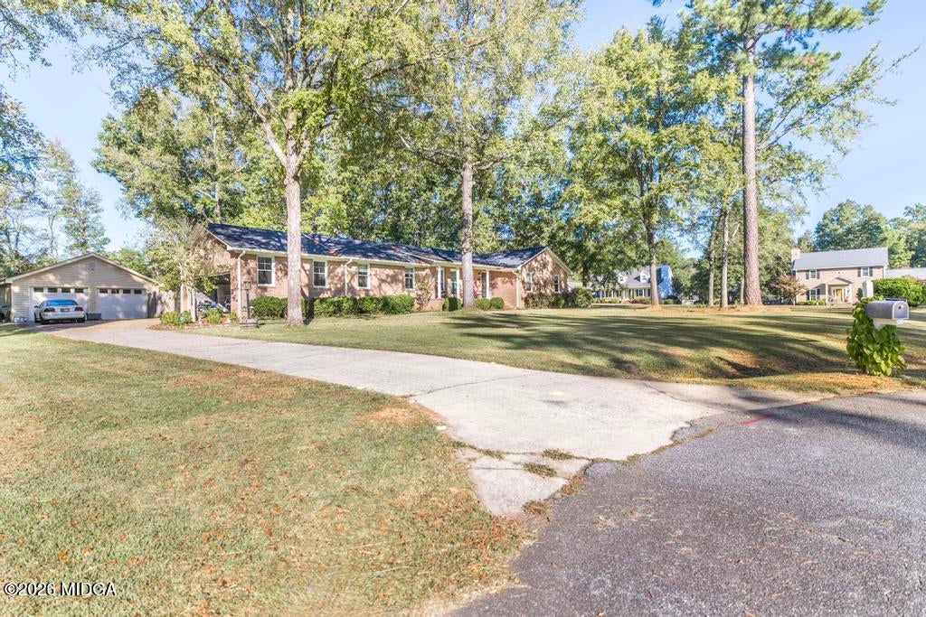 396 Luton Place