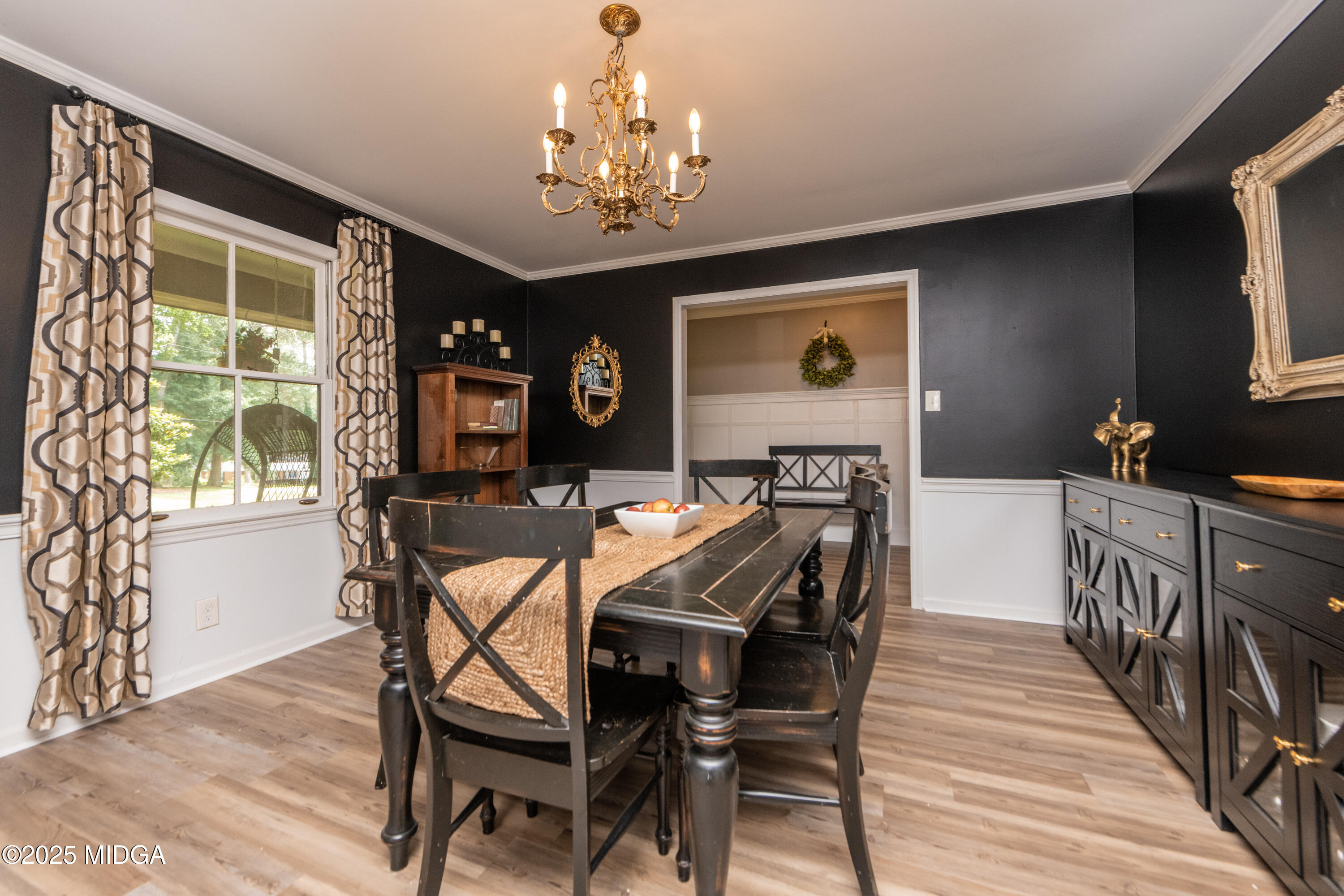 826 Edward Place