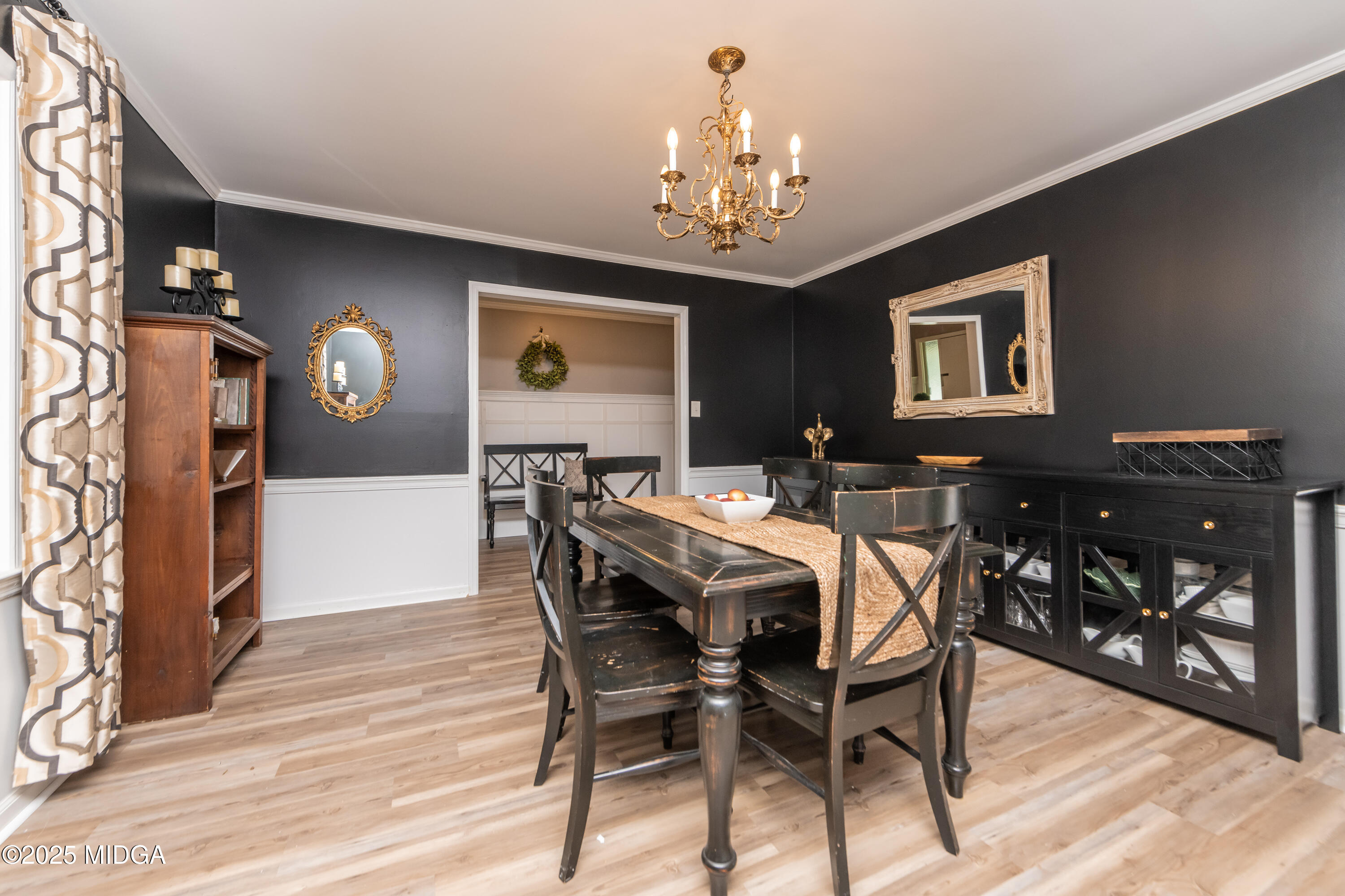 826 Edward Place
