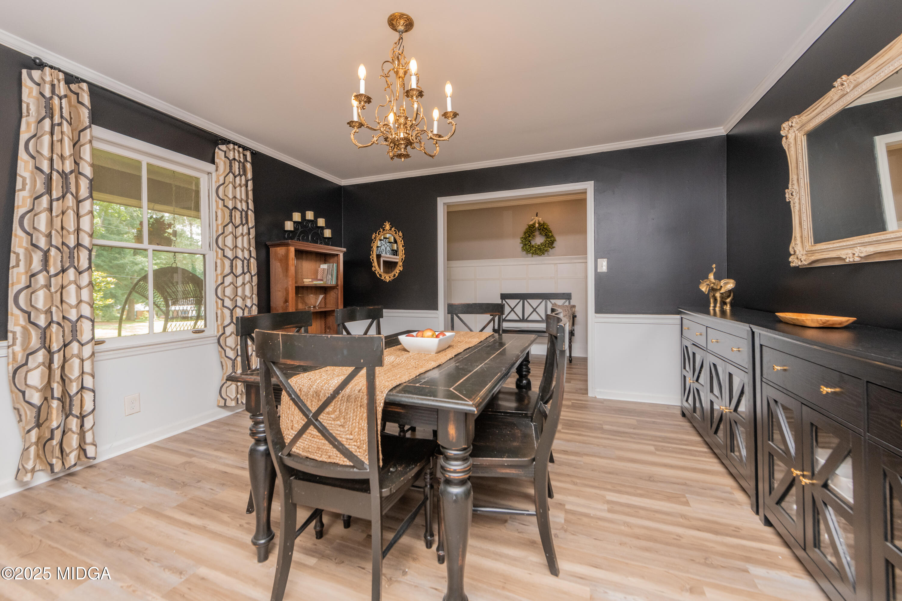 826 Edward Place