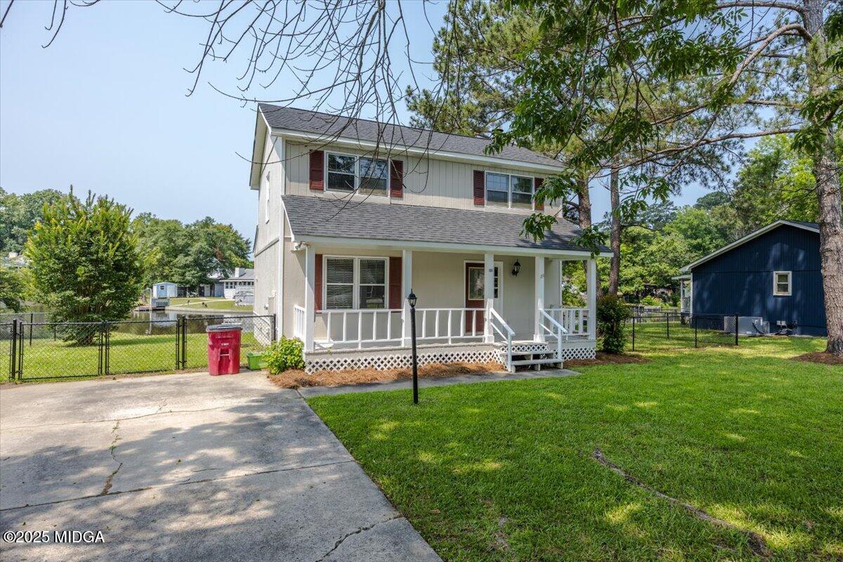 437 Edgewater Circle