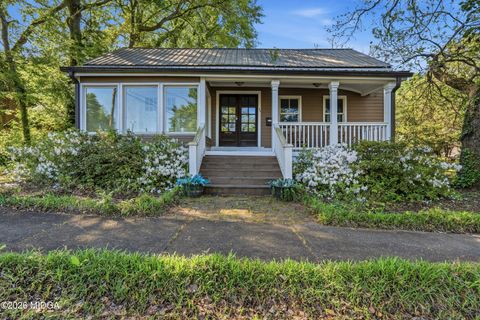 121 E Baldwin Street Milledgeville GA 31061