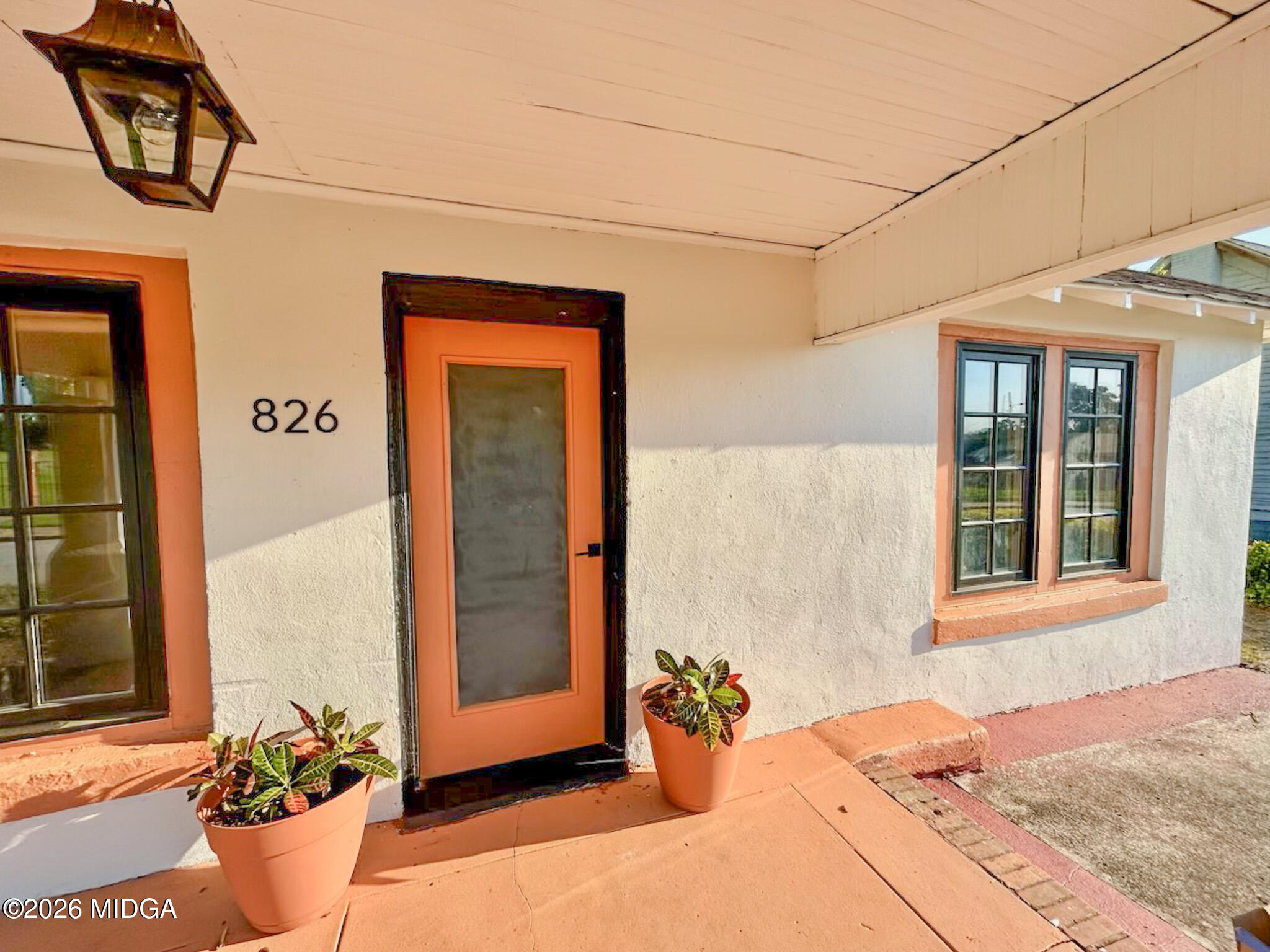 826 W Grenada Terrace