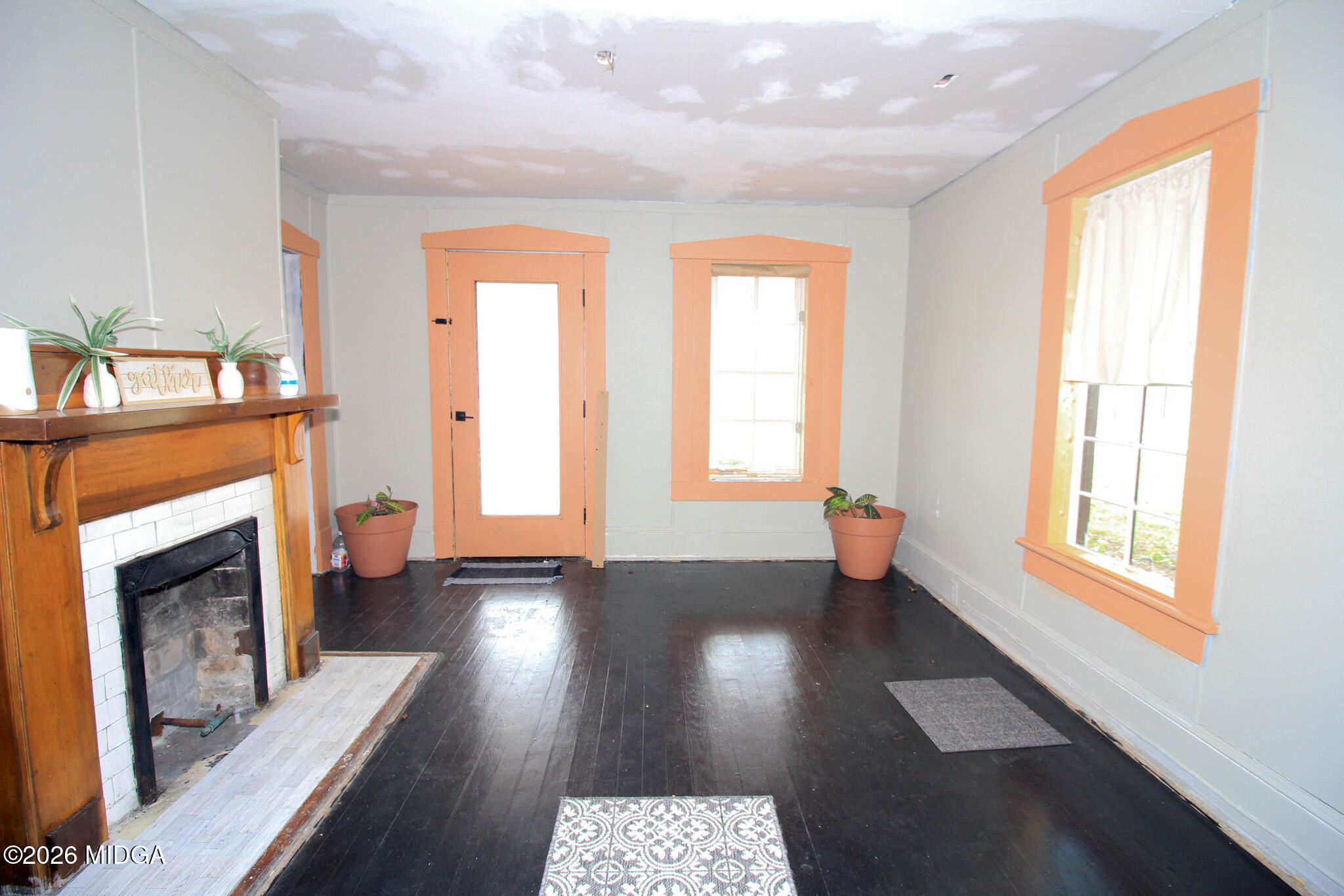 826 W Grenada Terrace