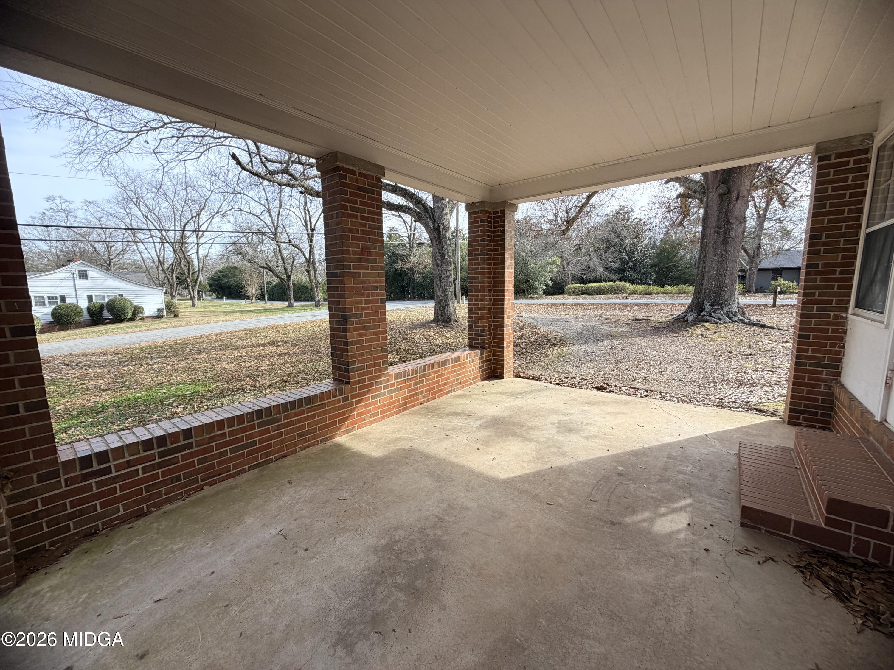 419 W Johnston Street