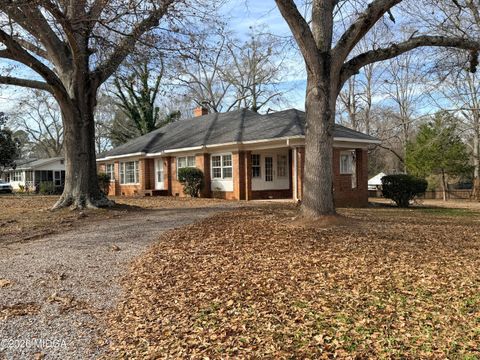 419 W Johnston Street Forsyth GA 31029