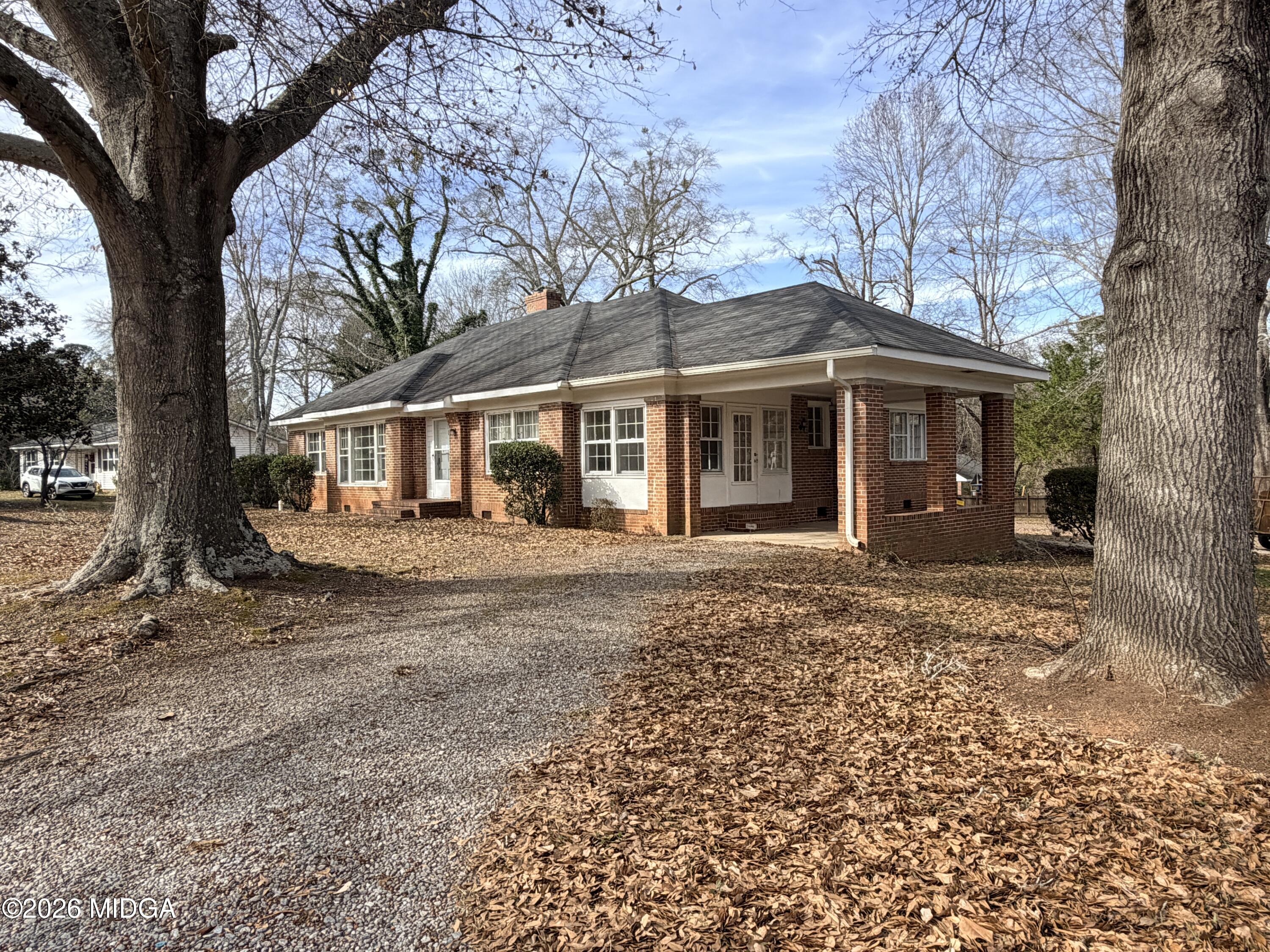 419 W Johnston Street