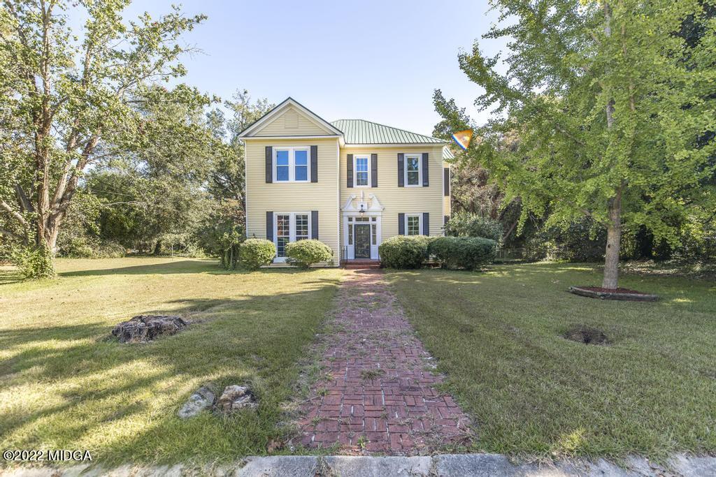 116 N Oak Street
