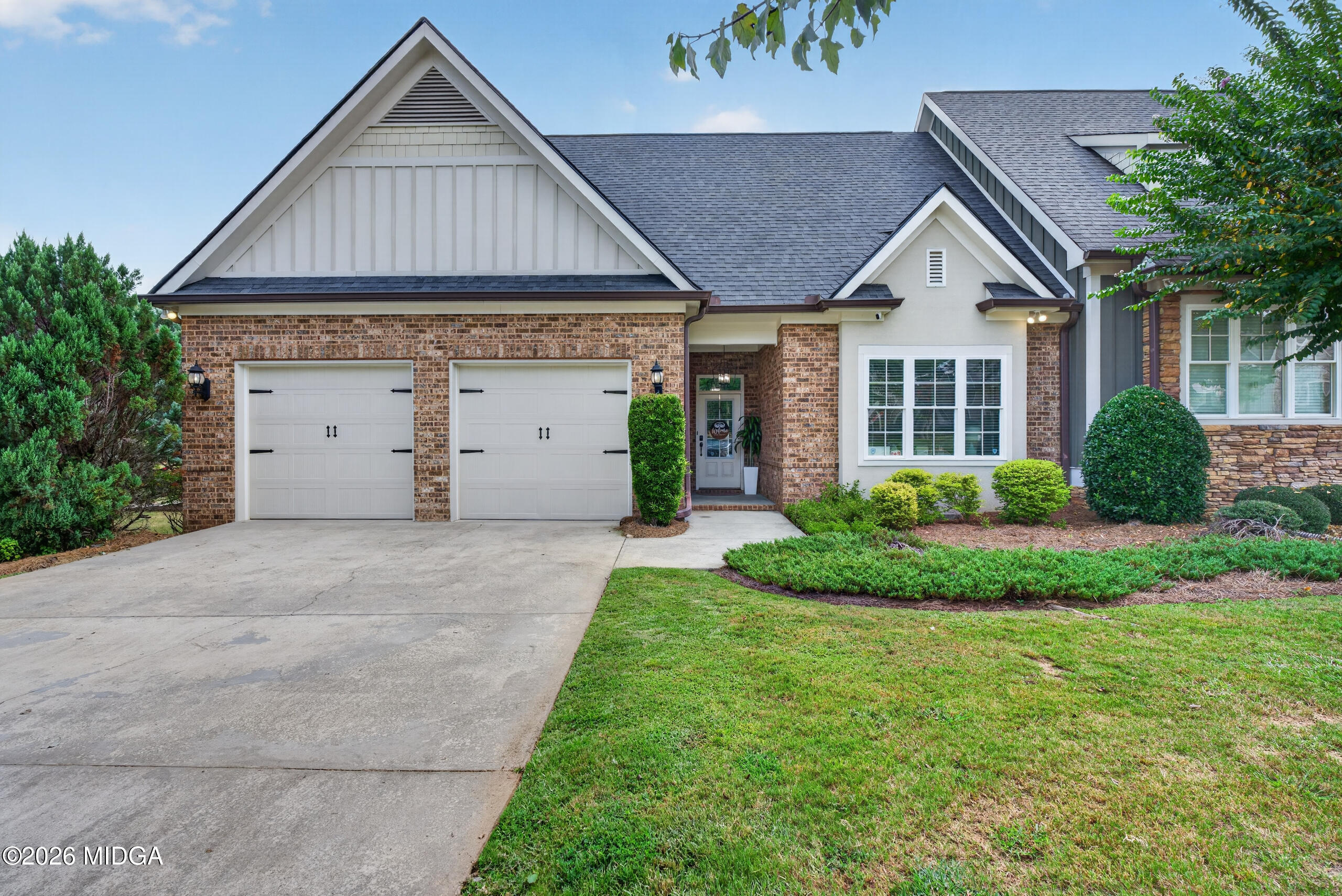 402 Leamington Lane