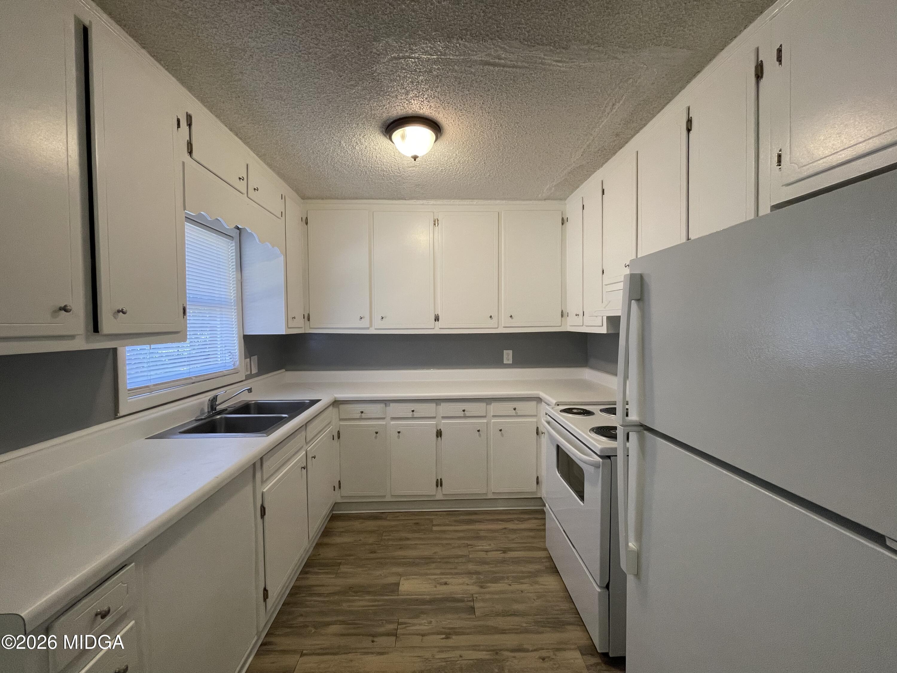 2403 N Groveland Circle