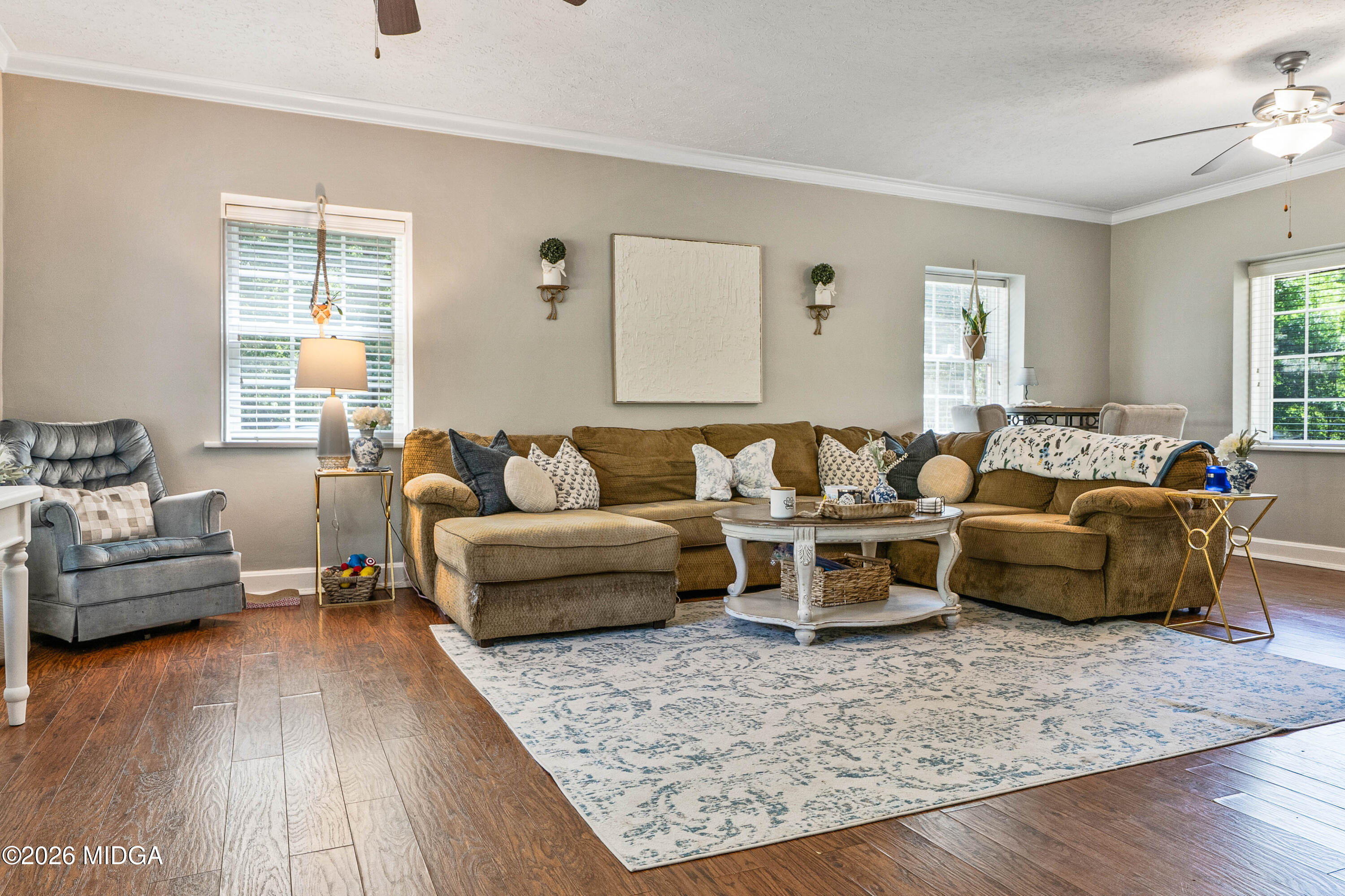 201 Lakeside Drive
