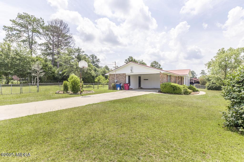 5606 Esther Place