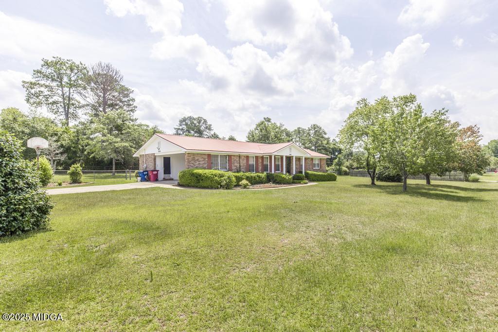 5606 Esther Place